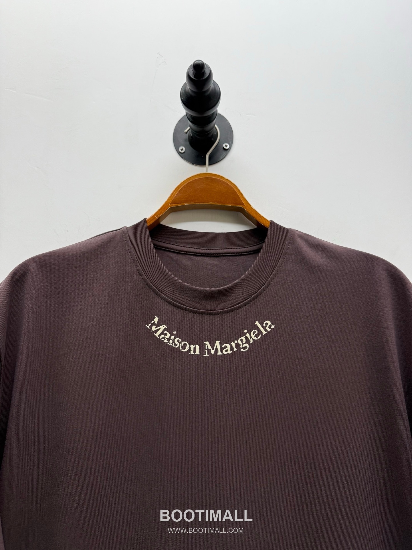 엠엠식스 로고 프린트 코튼 루즈핏 반팔 티셔츠 브라운 MM6 Logo Print Cotton Loose Fit Short Sleeve T-Shirt D23521 2