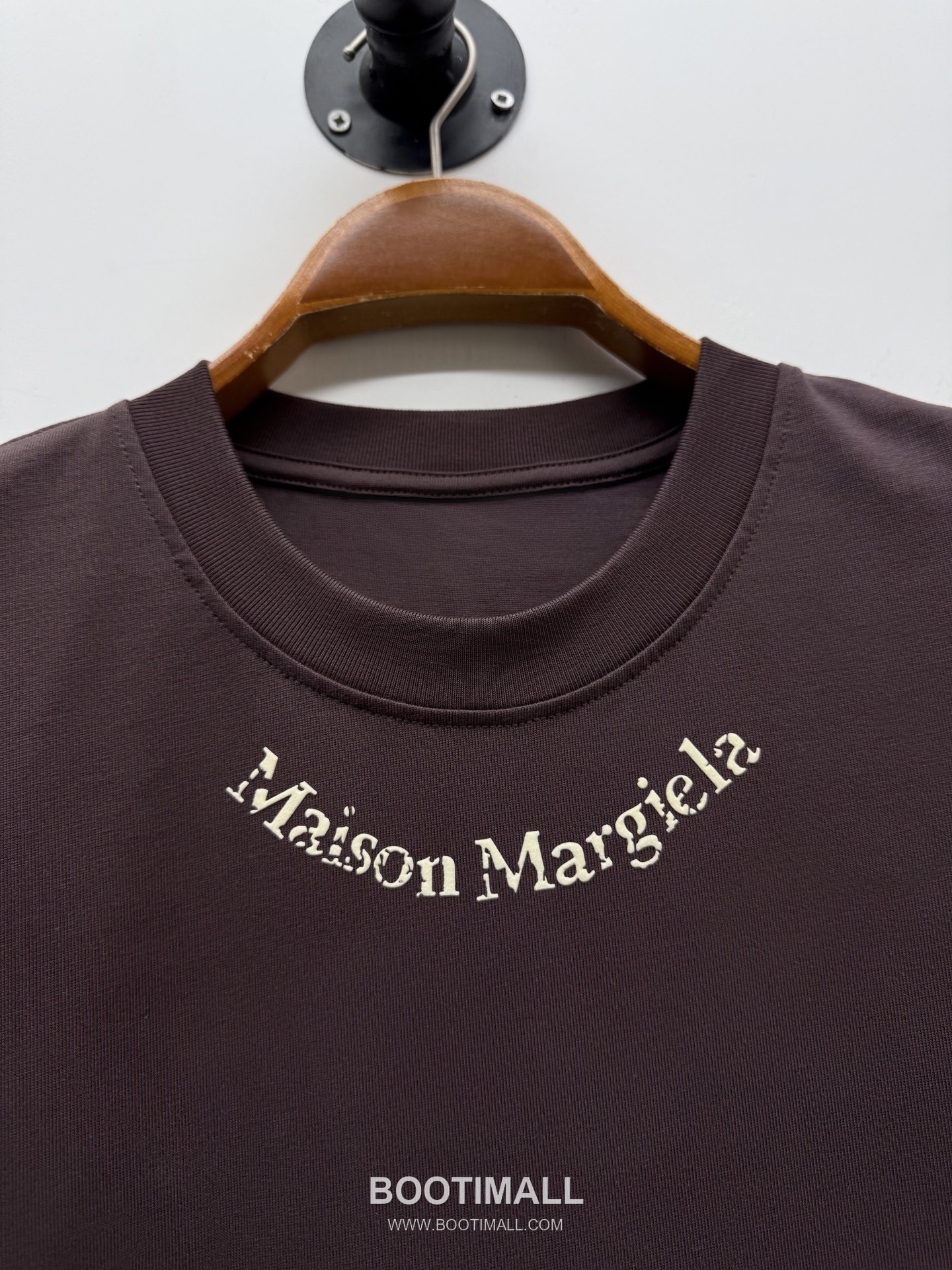 엠엠식스 로고 프린트 코튼 루즈핏 반팔 티셔츠 브라운 MM6 Logo Print Cotton Loose Fit Short Sleeve T-Shirt D23521 3