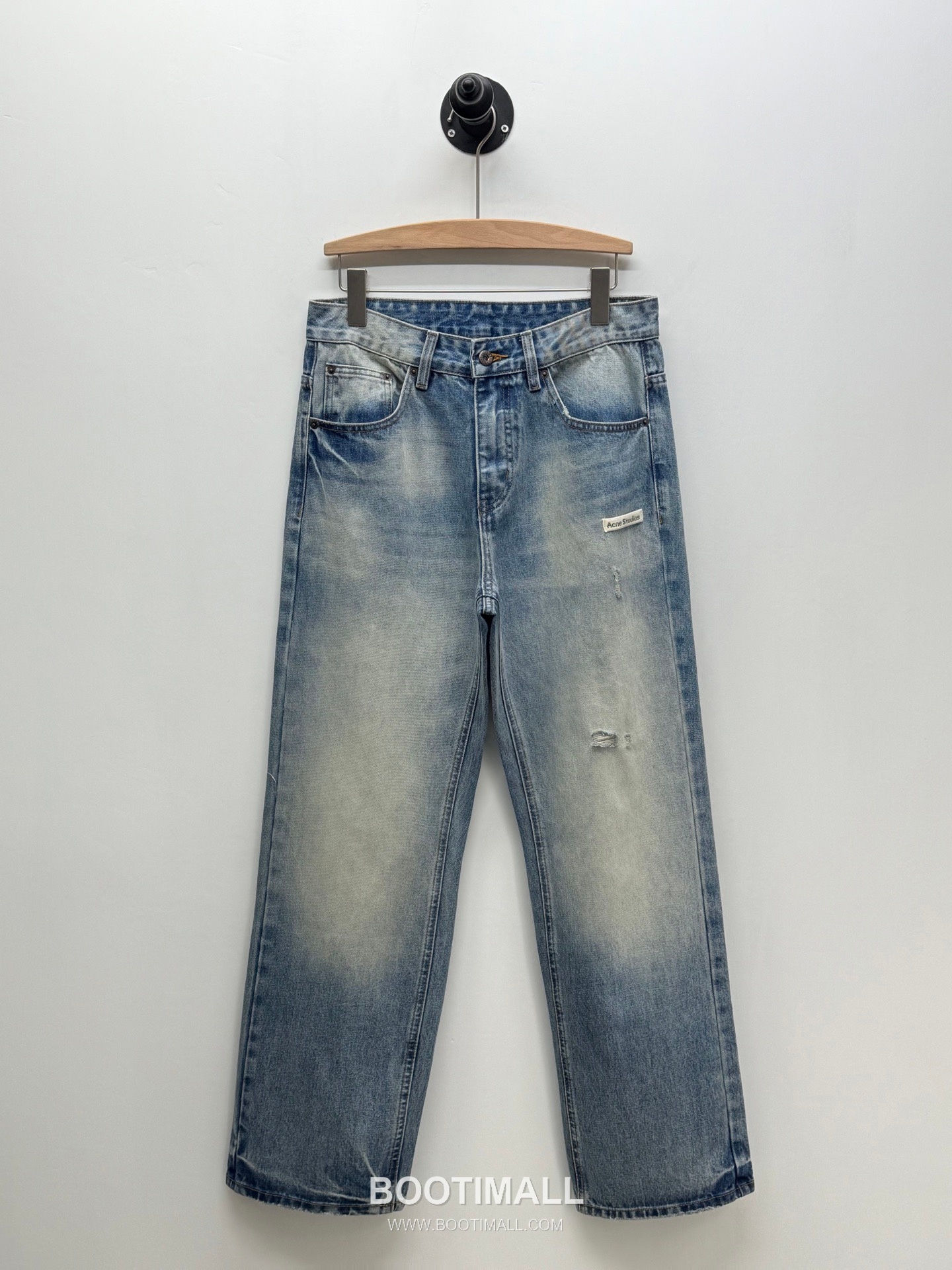 아크네 스튜디오 로고 프린트 유기농 코튼 디스트로이드 스트레이트 데님 팬츠 Acne Studios Logo Print Organic Cotton Distressed Straight Denim Pants D295743 1