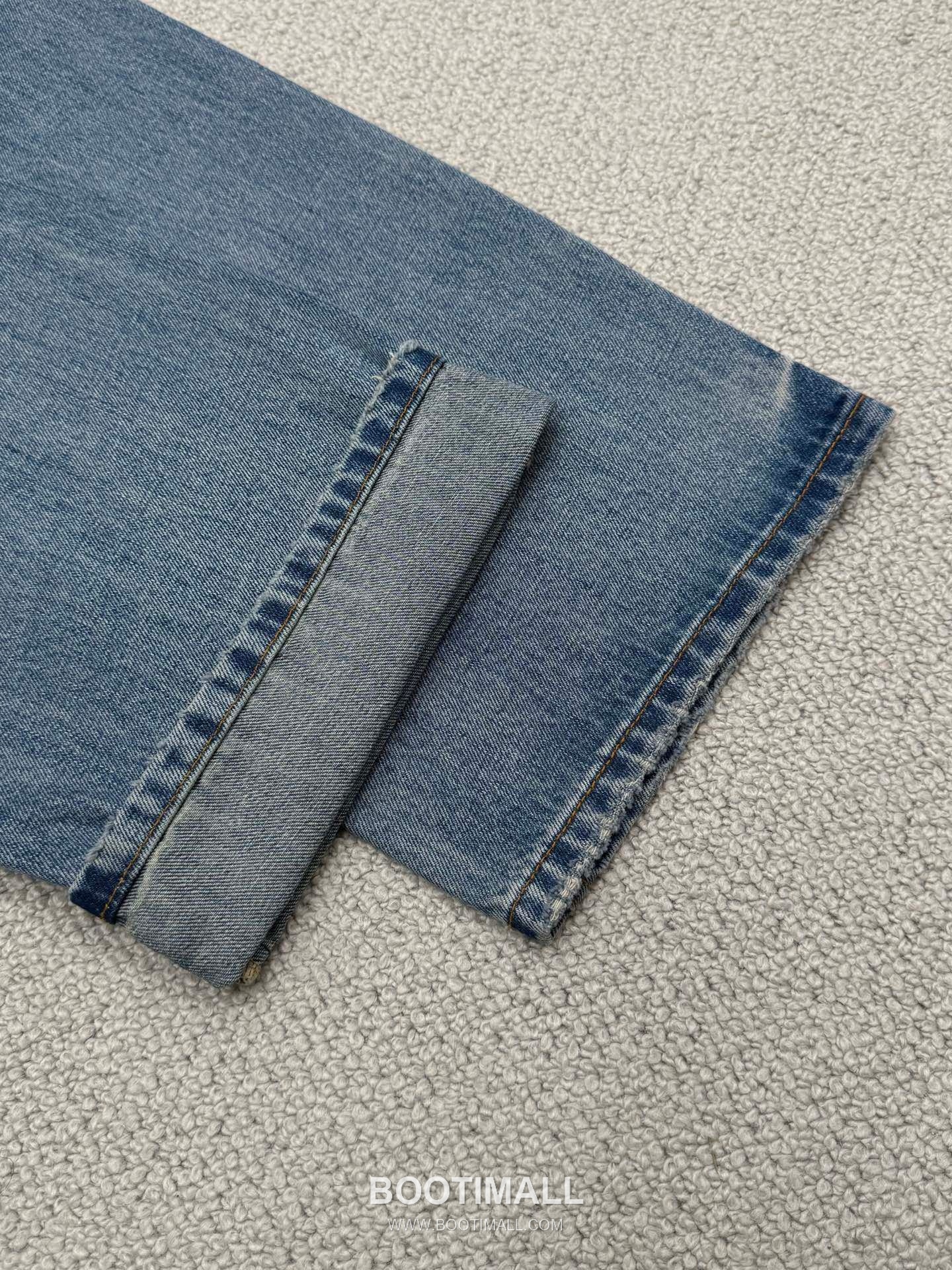 아크네 스튜디오 로고 프린트 유기농 코튼 디스트로이드 스트레이트 데님 팬츠 Acne Studios Logo Print Organic Cotton Distressed Straight Denim Pants D295743 18