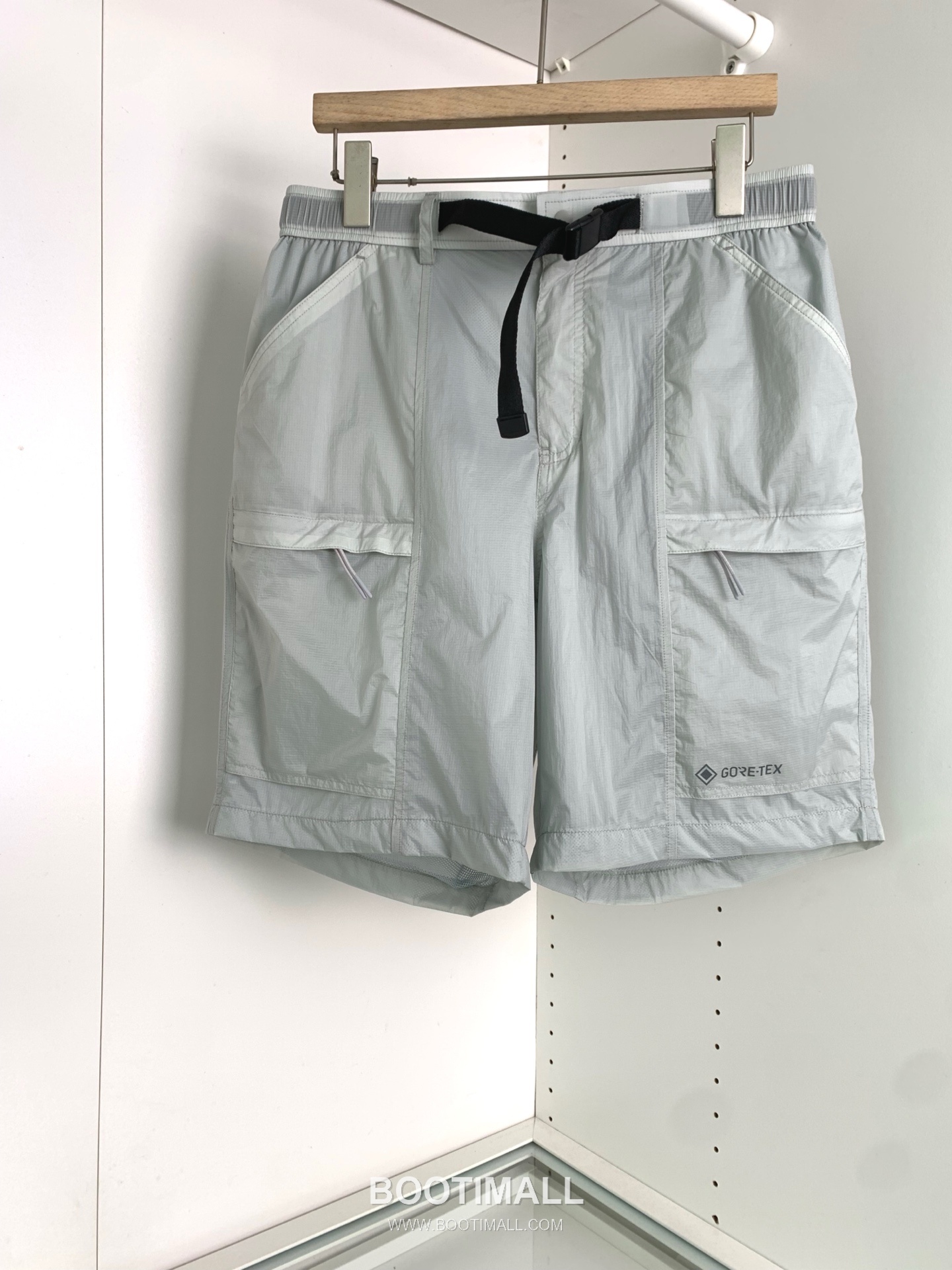 오프화이트 로고 버클 나일론 블렌드 버건디 그린 비치 쇼츠 Off-White Logo Buckle Nylon Blend Beach Shorts D24542 2