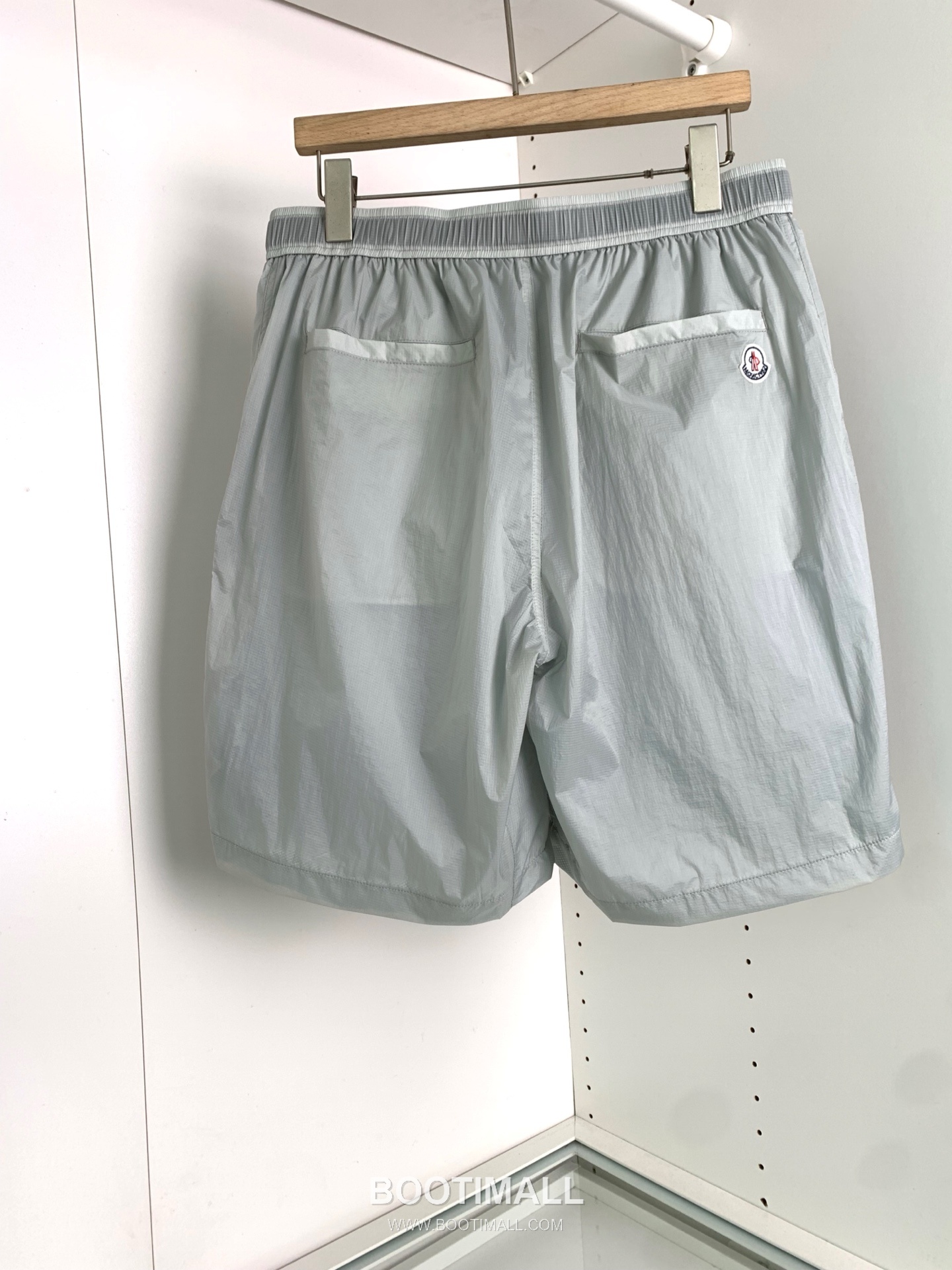 오프화이트 로고 버클 나일론 블렌드 버건디 그린 비치 쇼츠 Off-White Logo Buckle Nylon Blend Beach Shorts D24542 3