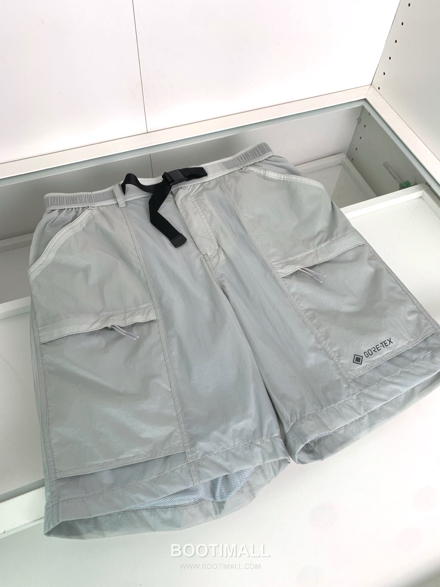 오프화이트 로고 버클 나일론 블렌드 버건디 그린 비치 쇼츠 Off-White Logo Buckle Nylon Blend Beach Shorts D24542 4