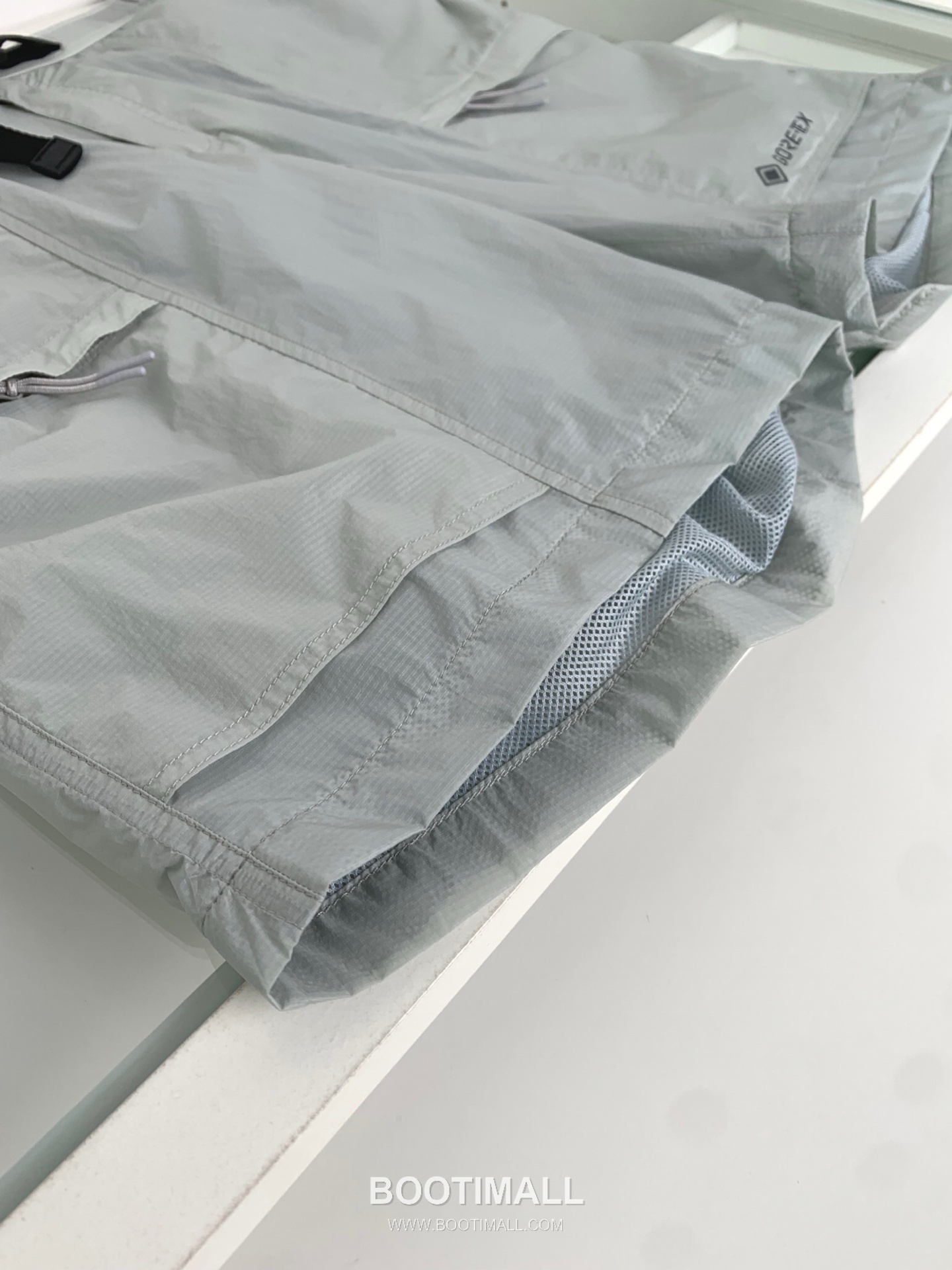 오프화이트 로고 버클 나일론 블렌드 버건디 그린 비치 쇼츠 Off-White Logo Buckle Nylon Blend Beach Shorts D24542 5