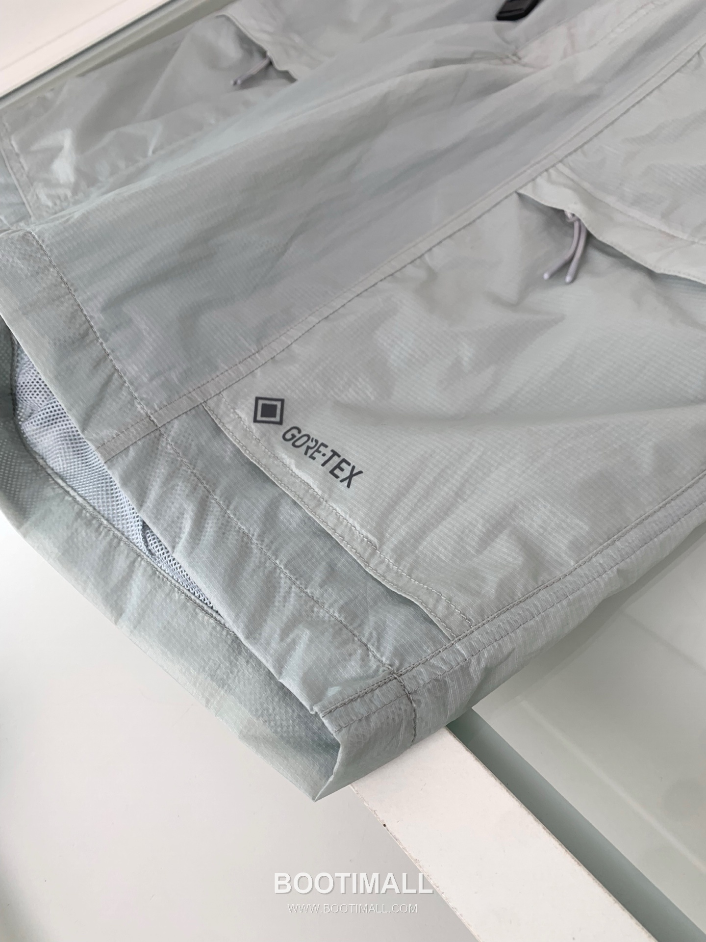 오프화이트 로고 버클 나일론 블렌드 버건디 그린 비치 쇼츠 Off-White Logo Buckle Nylon Blend Beach Shorts D24542 6