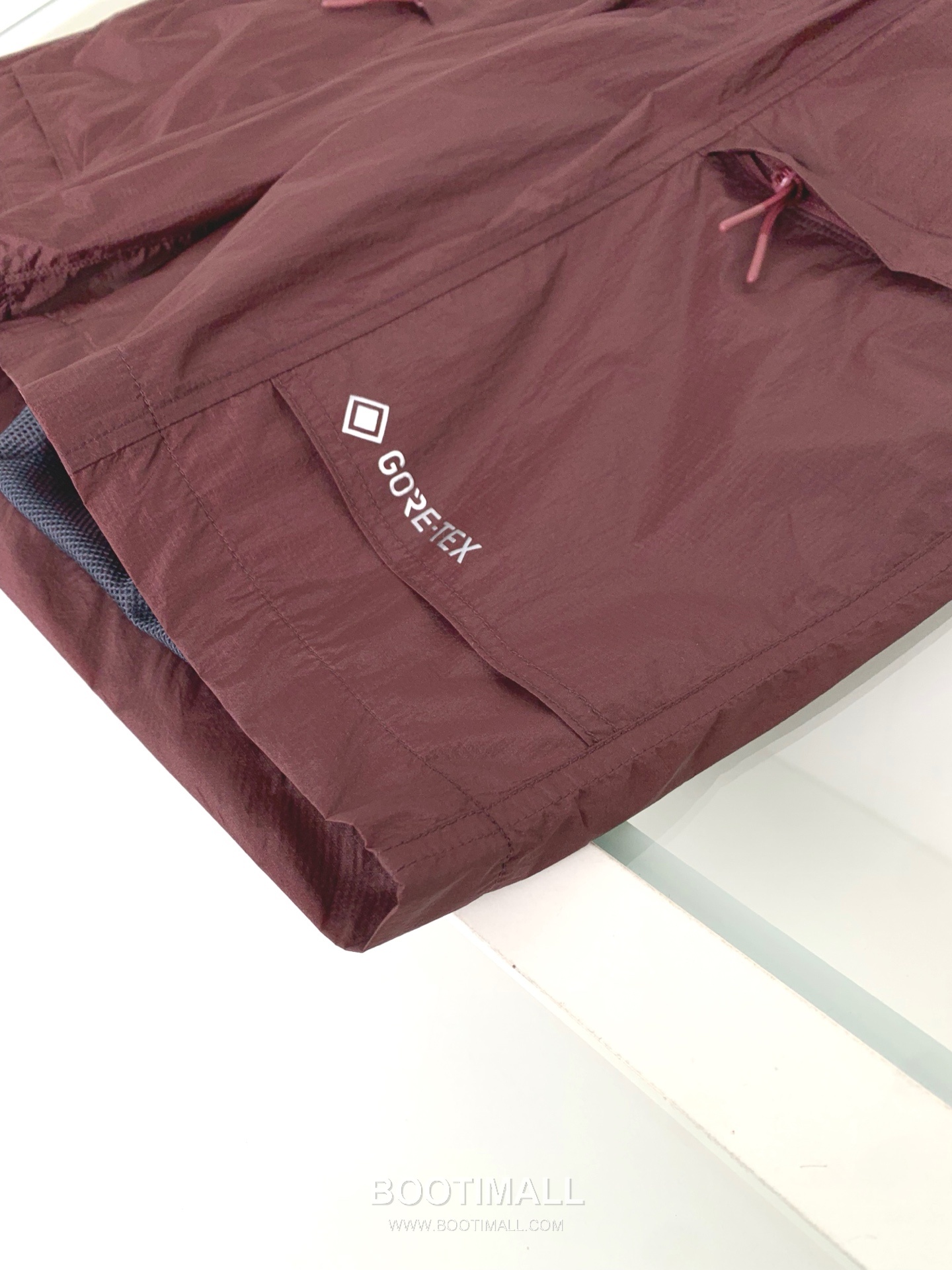 오프화이트 로고 버클 나일론 블렌드 버건디 그린 비치 쇼츠 Off-White Logo Buckle Nylon Blend Beach Shorts D24542 6