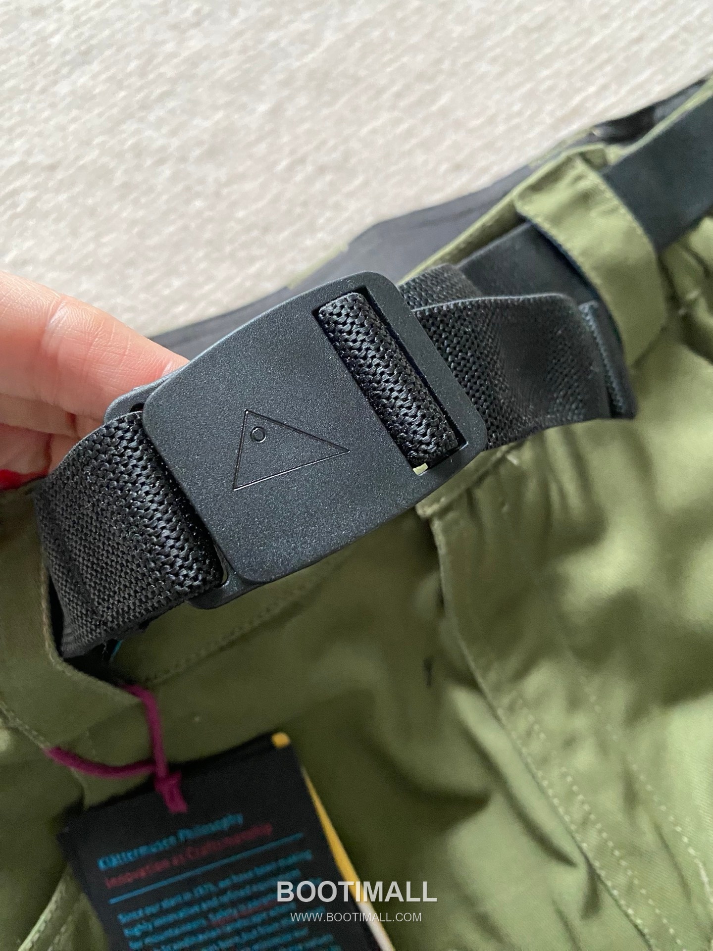 클라터뮤젠 게레 3.0 리사이클 폴리아미드 카키 아웃도어 팬츠 Klattermusen Gere 3.0 Recycled Polyamide Outdoor Pants D295763 4