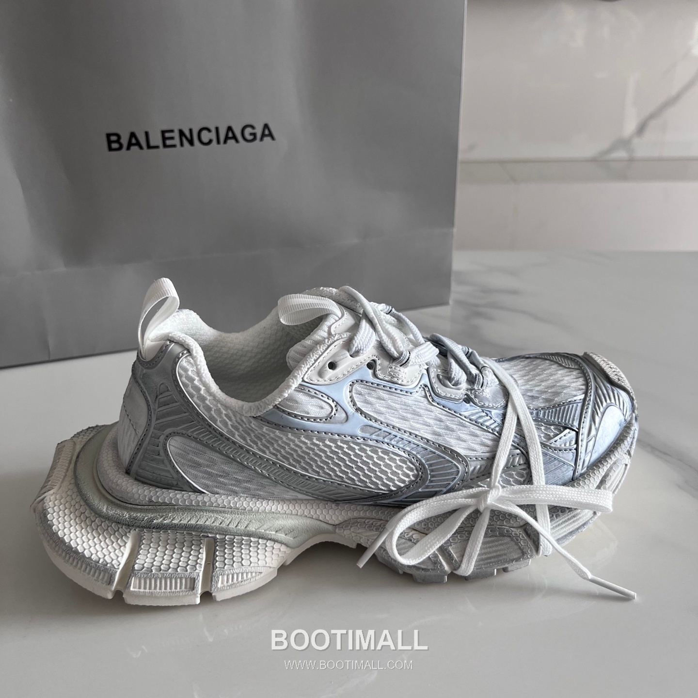 발렌시아가 팬텀 스니커즈 메쉬 레더 스카이/화이트 청키 러너 스니커즈 Balenciaga Phantom Sneaker Mesh Leather Black Chunky Runner Sneakers 4