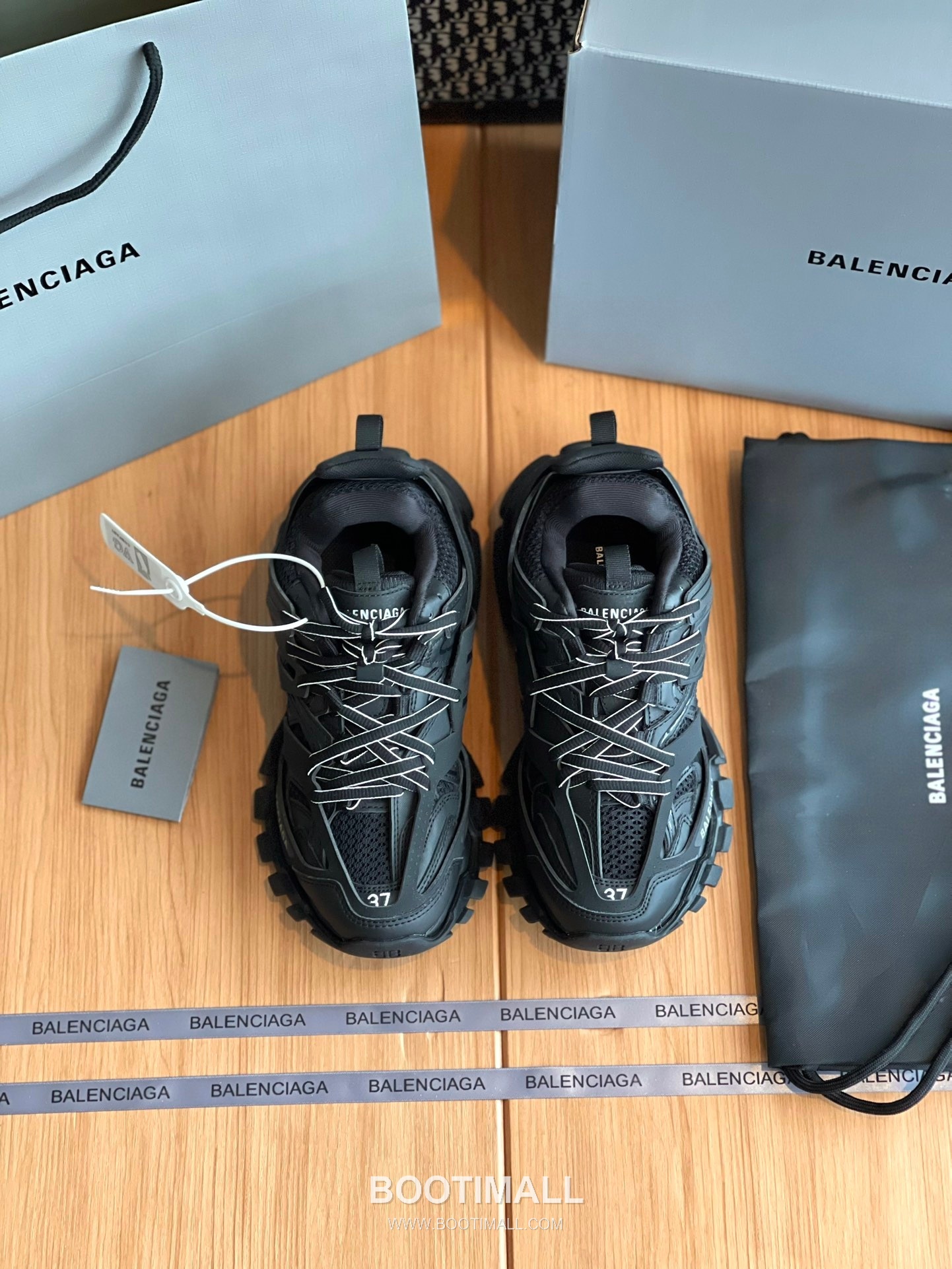 발렌시아가 트랙 메쉬 레더 블랙 청키 러너 스니커즈 Balenciaga Track Mesh Leather Black Chunky Runner Sneakers 1