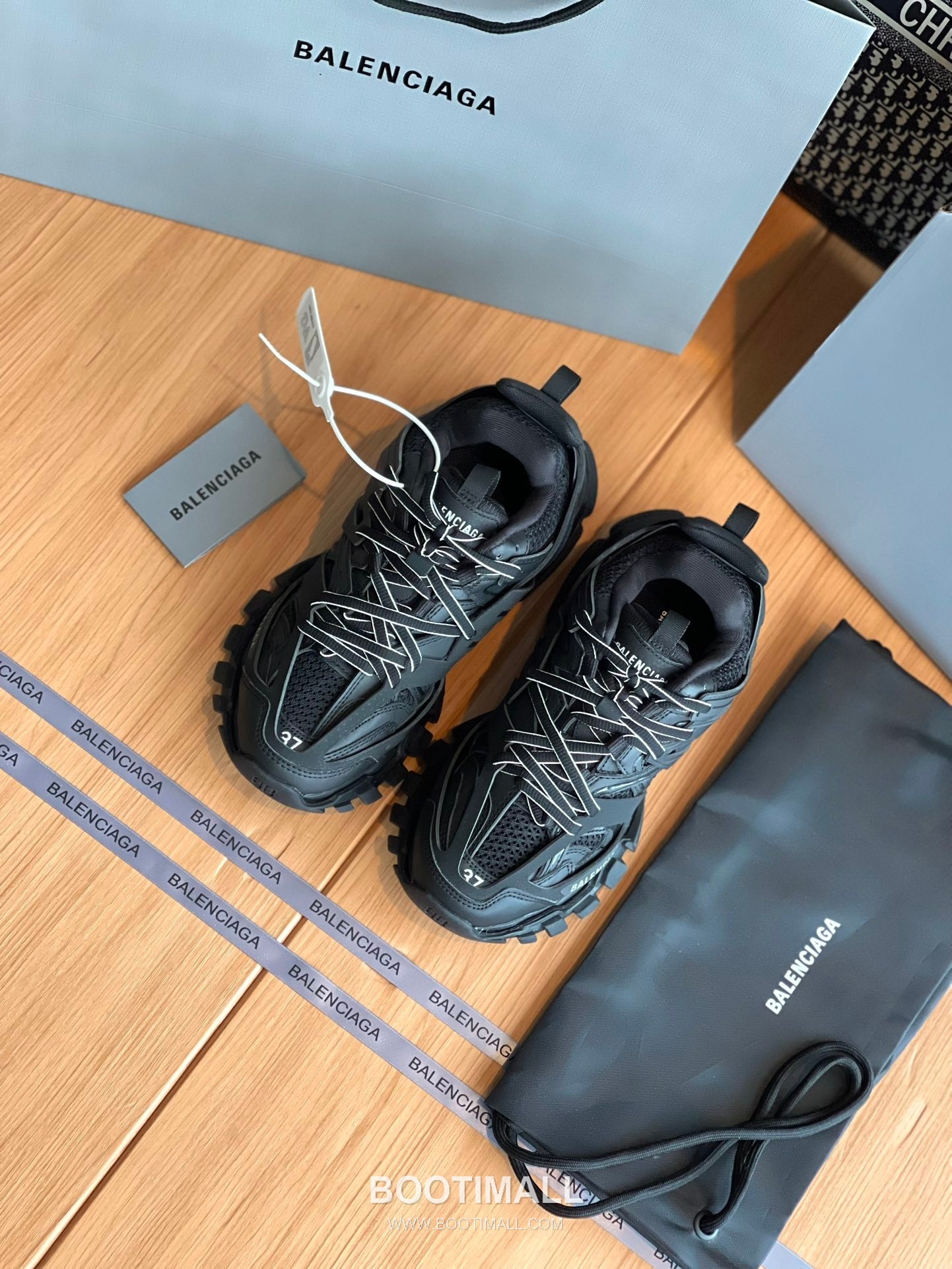 발렌시아가 트랙 메쉬 레더 블랙 청키 러너 스니커즈 Balenciaga Track Mesh Leather Black Chunky Runner Sneakers 3