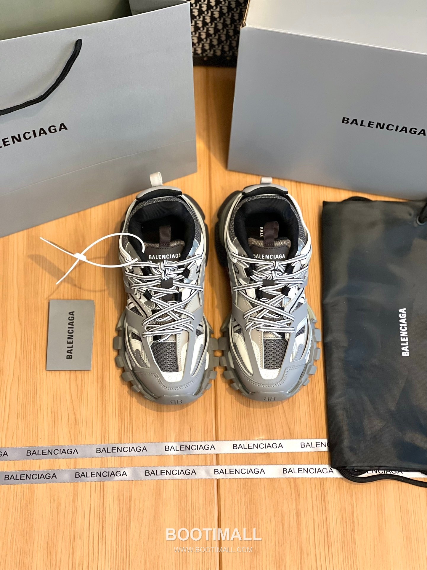 발렌시아가 트랙 메쉬 레더 블랙 청키 러너 스니커즈 Balenciaga Track Mesh Leather Black Chunky Runner Sneakers 1