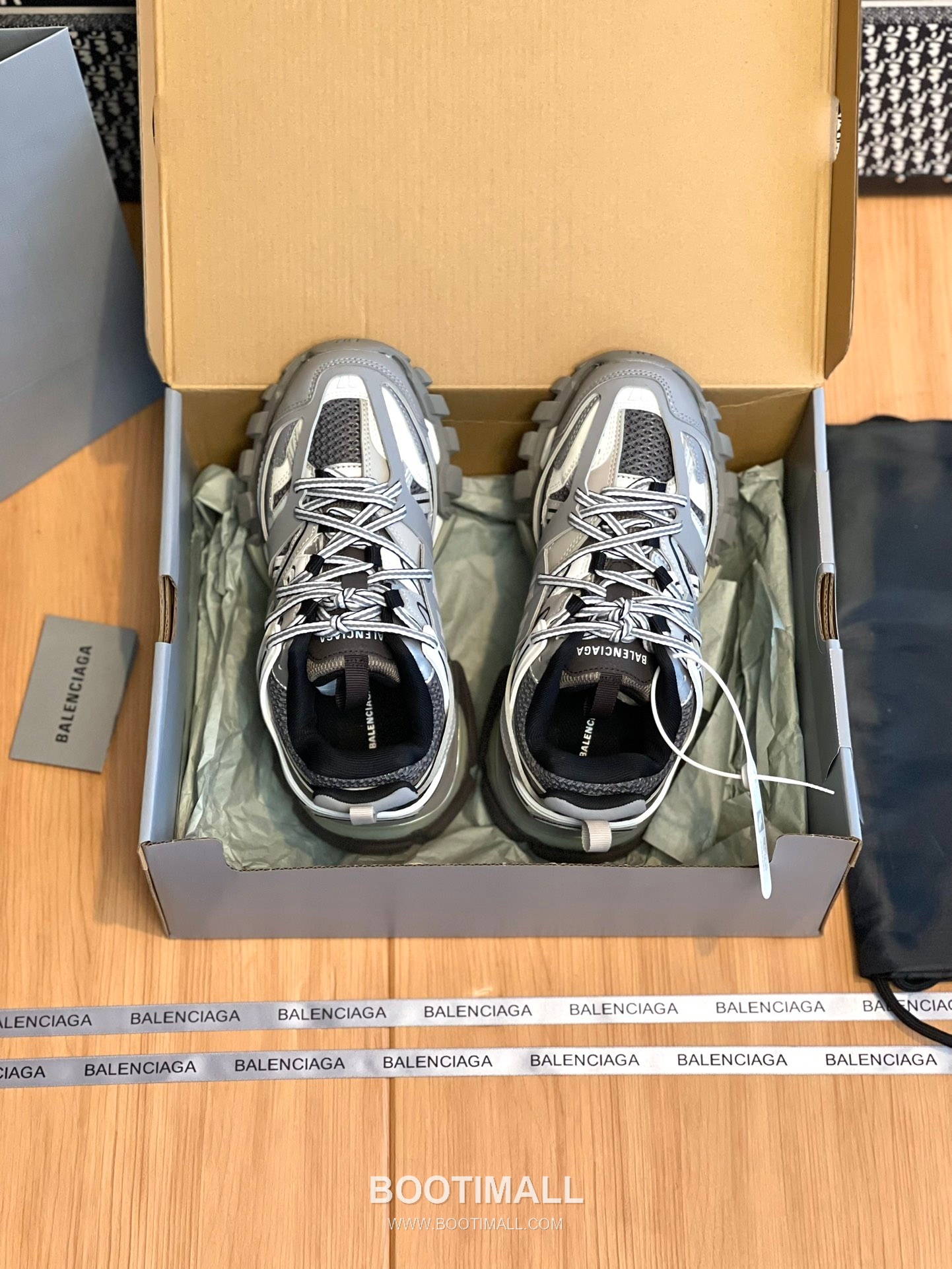 발렌시아가 트랙 메쉬 레더 블랙 청키 러너 스니커즈 Balenciaga Track Mesh Leather Black Chunky Runner Sneakers 4