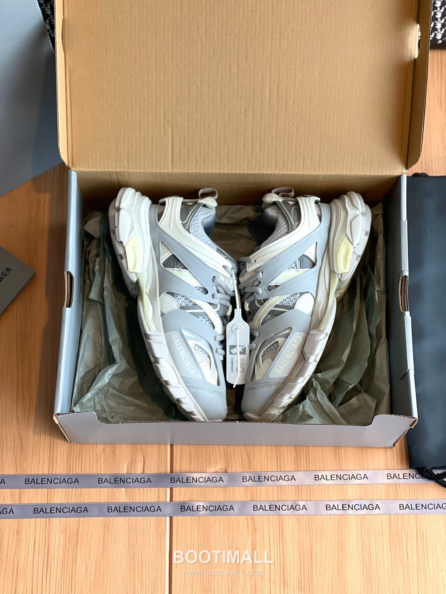 발렌시아가 트랙 메쉬 레더 블랙 청키 러너 스니커즈 Balenciaga Track Mesh Leather Black Chunky Runner Sneakers 6