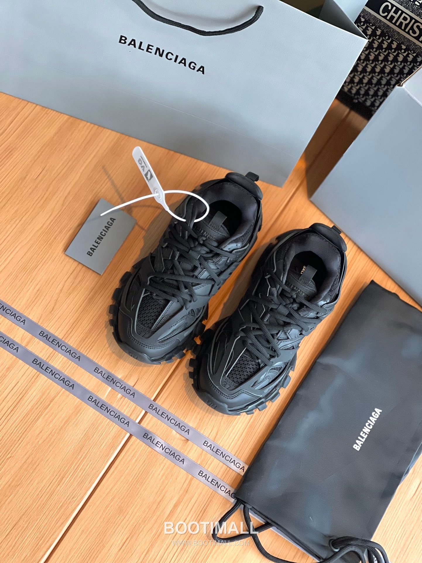 발렌시아가 트랙 메쉬 레더 블랙 청키 러너 스니커즈 Balenciaga Track Mesh Leather Black Chunky Runner Sneakers 3