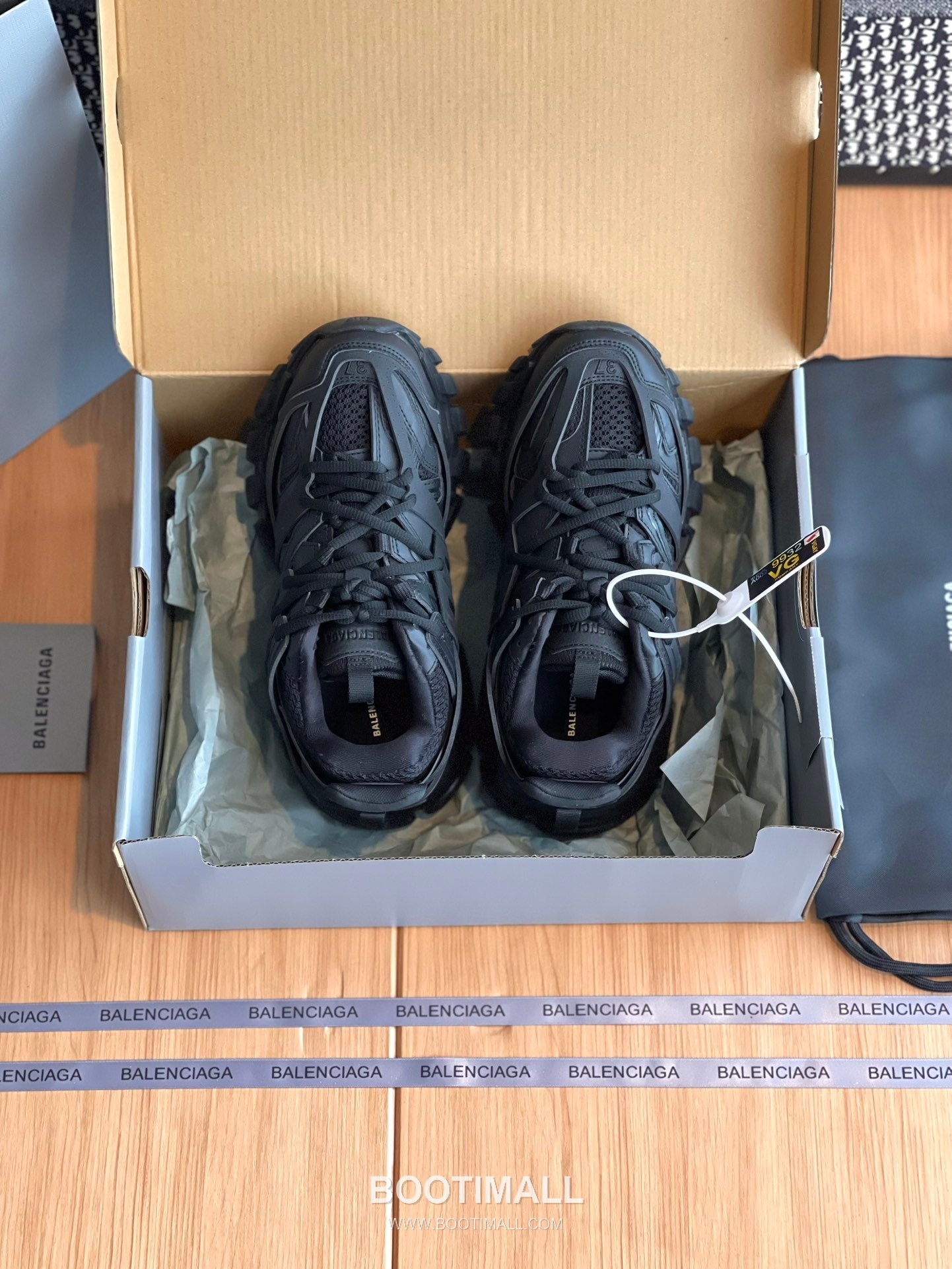 발렌시아가 트랙 메쉬 레더 블랙 청키 러너 스니커즈 Balenciaga Track Mesh Leather Black Chunky Runner Sneakers 4