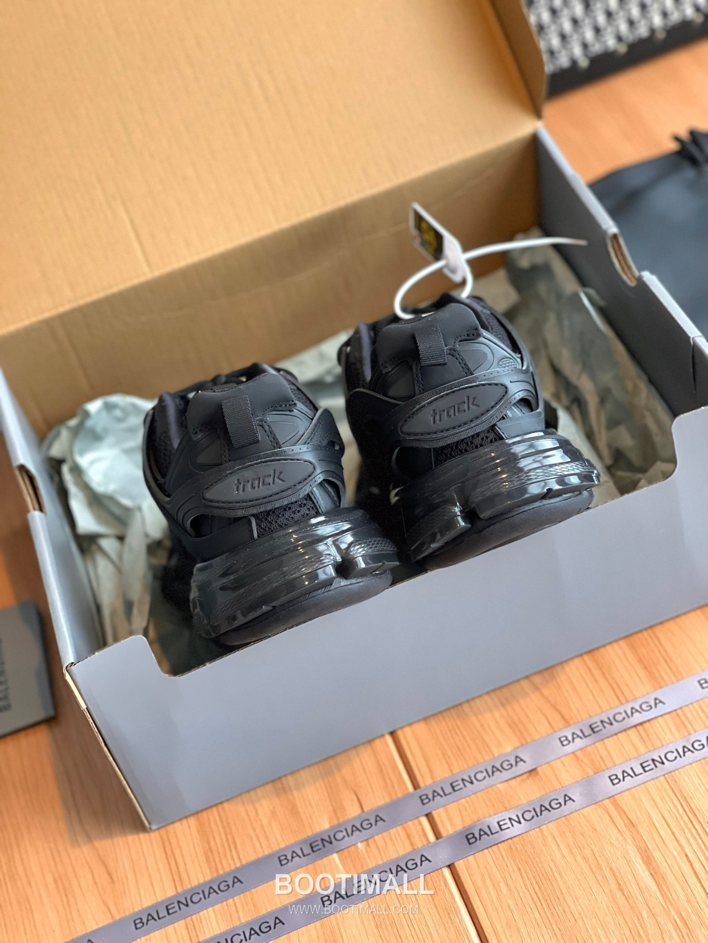 발렌시아가 트랙 메쉬 레더 블랙 청키 러너 스니커즈 Balenciaga Track Mesh Leather Black Chunky Runner Sneakers 8