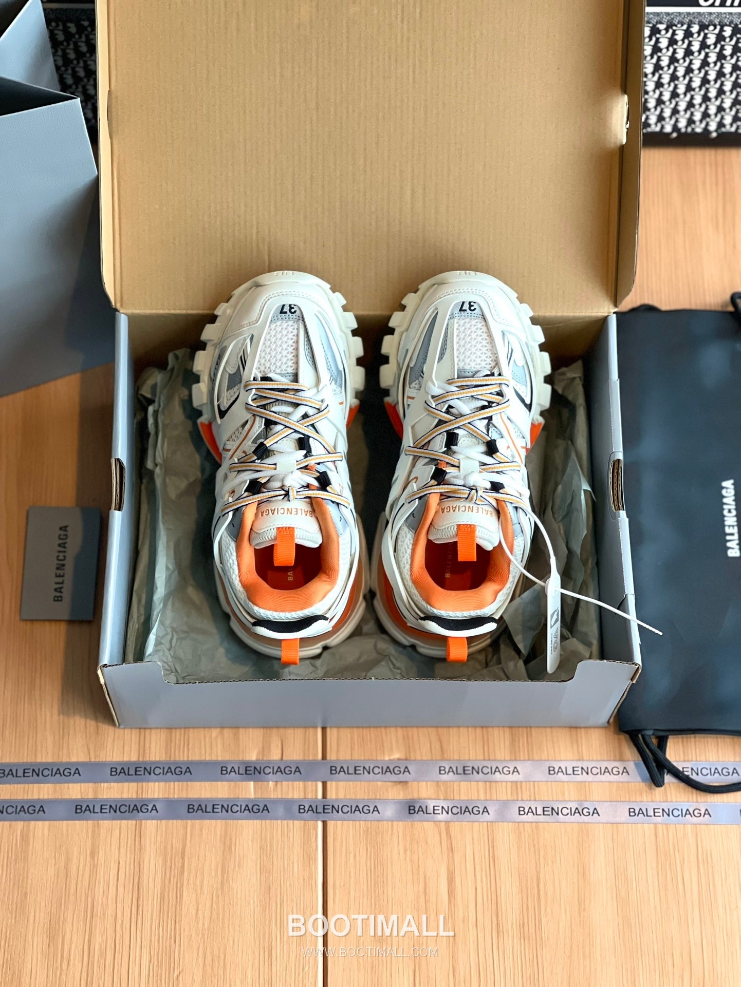 발렌시아가 트랙 메쉬 레더 블랙 청키 러너 스니커즈 Balenciaga Track Mesh Leather Black Chunky Runner Sneakers 4