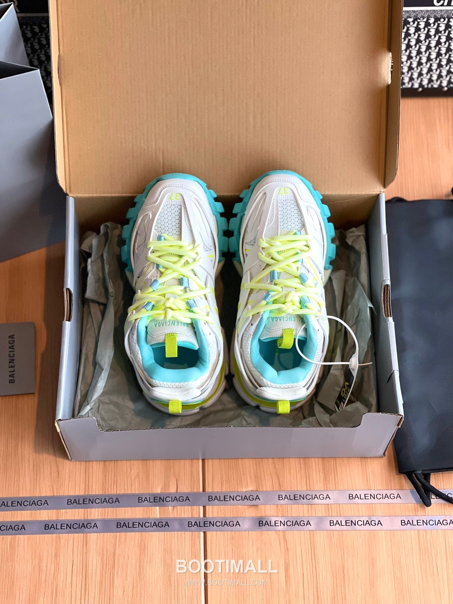 발렌시아가 트랙 메쉬 레더 블랙 청키 러너 스니커즈 Balenciaga Track Mesh Leather Black Chunky Runner Sneakers 4