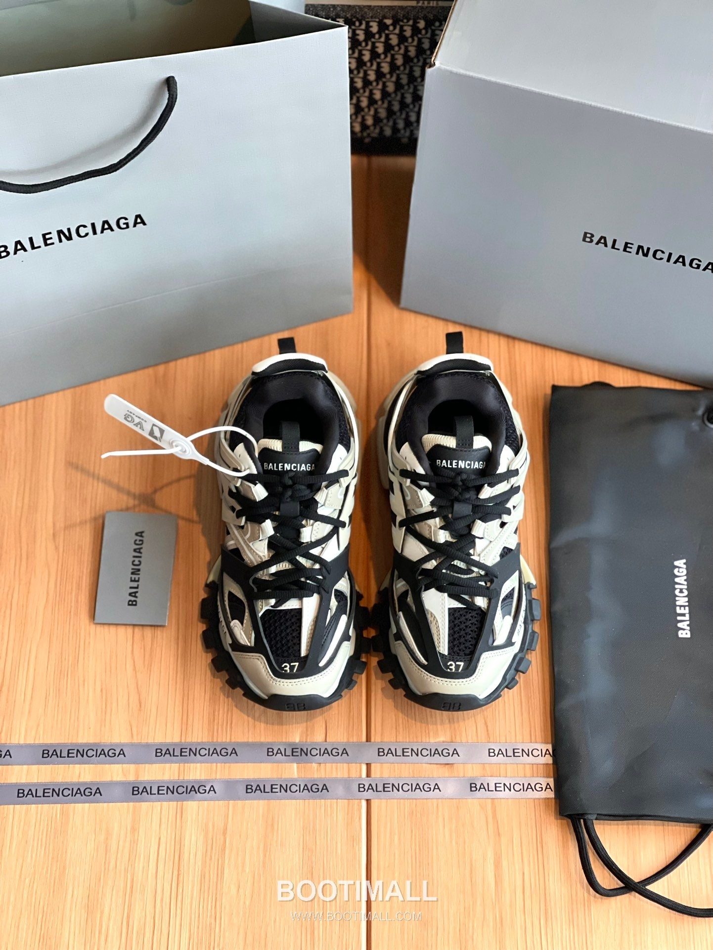 발렌시아가 트랙 메쉬 레더 블랙 청키 러너 스니커즈 Balenciaga Track Mesh Leather Black Chunky Runner Sneakers 1