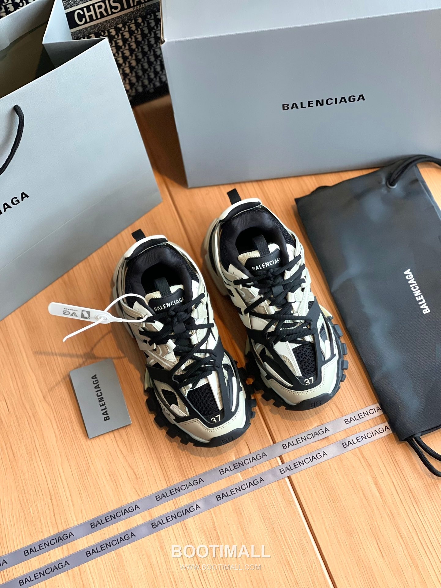 발렌시아가 트랙 메쉬 레더 블랙 청키 러너 스니커즈 Balenciaga Track Mesh Leather Black Chunky Runner Sneakers 2