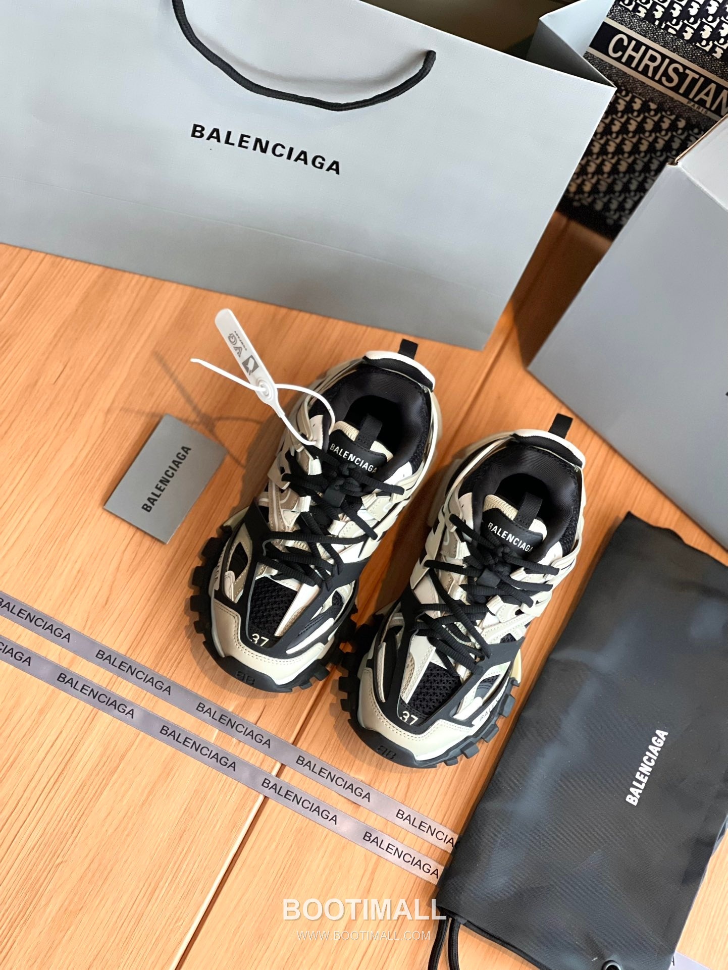 발렌시아가 트랙 메쉬 레더 블랙 청키 러너 스니커즈 Balenciaga Track Mesh Leather Black Chunky Runner Sneakers 3