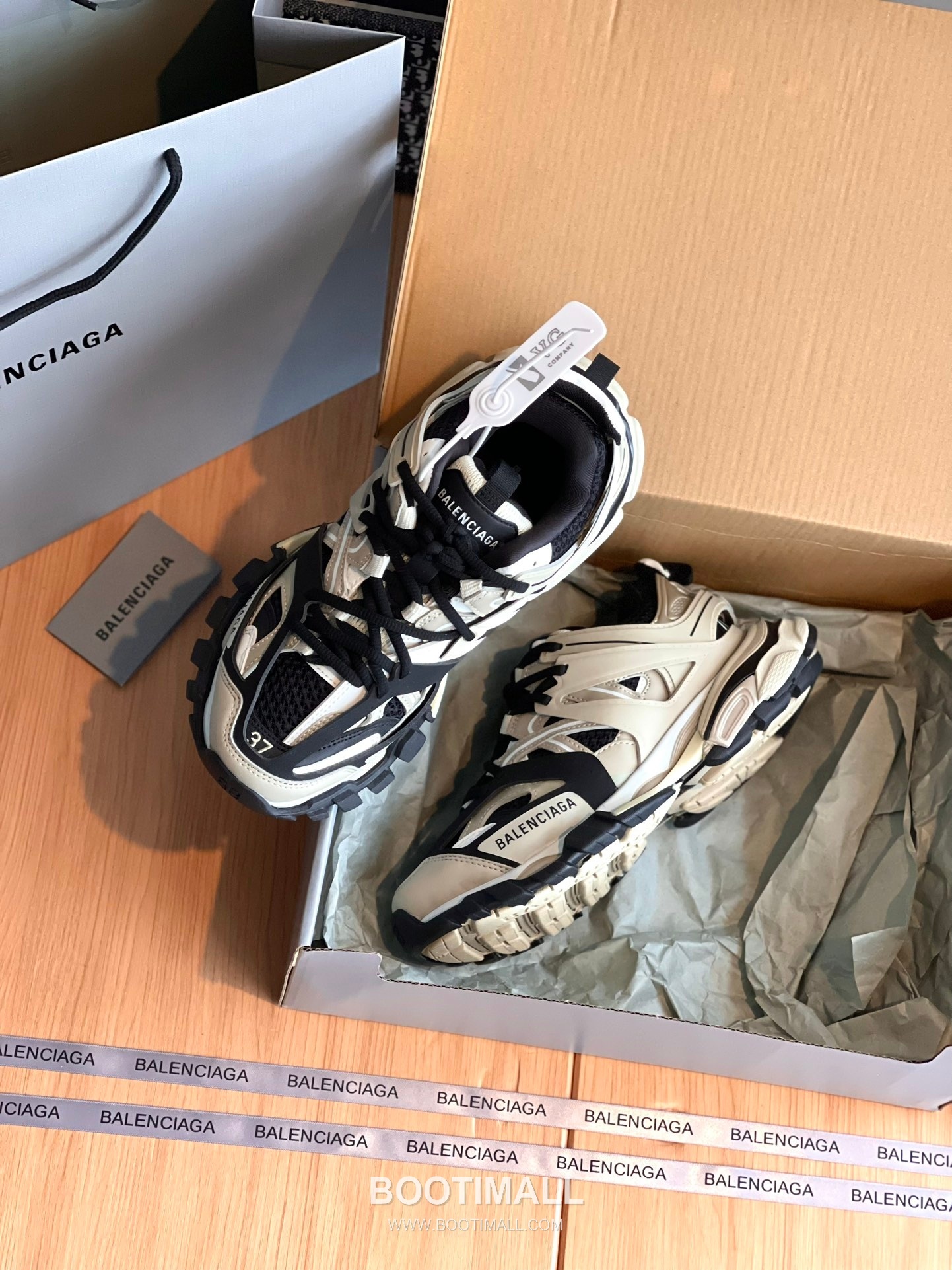 발렌시아가 트랙 메쉬 레더 블랙 청키 러너 스니커즈 Balenciaga Track Mesh Leather Black Chunky Runner Sneakers 5