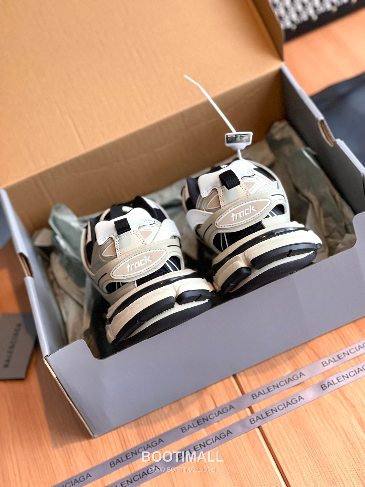 발렌시아가 트랙 메쉬 레더 블랙 청키 러너 스니커즈 Balenciaga Track Mesh Leather Black Chunky Runner Sneakers 8