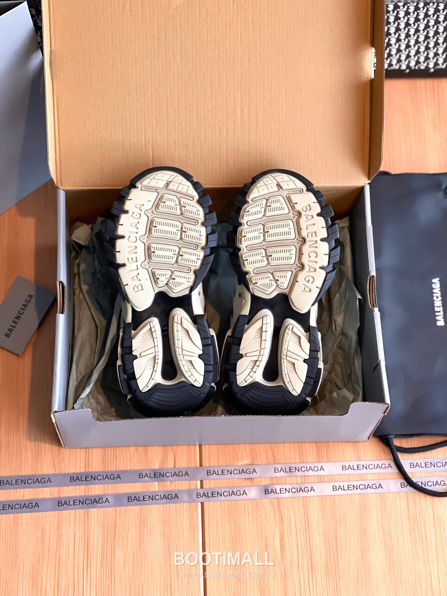 발렌시아가 트랙 메쉬 레더 블랙 청키 러너 스니커즈 Balenciaga Track Mesh Leather Black Chunky Runner Sneakers 9