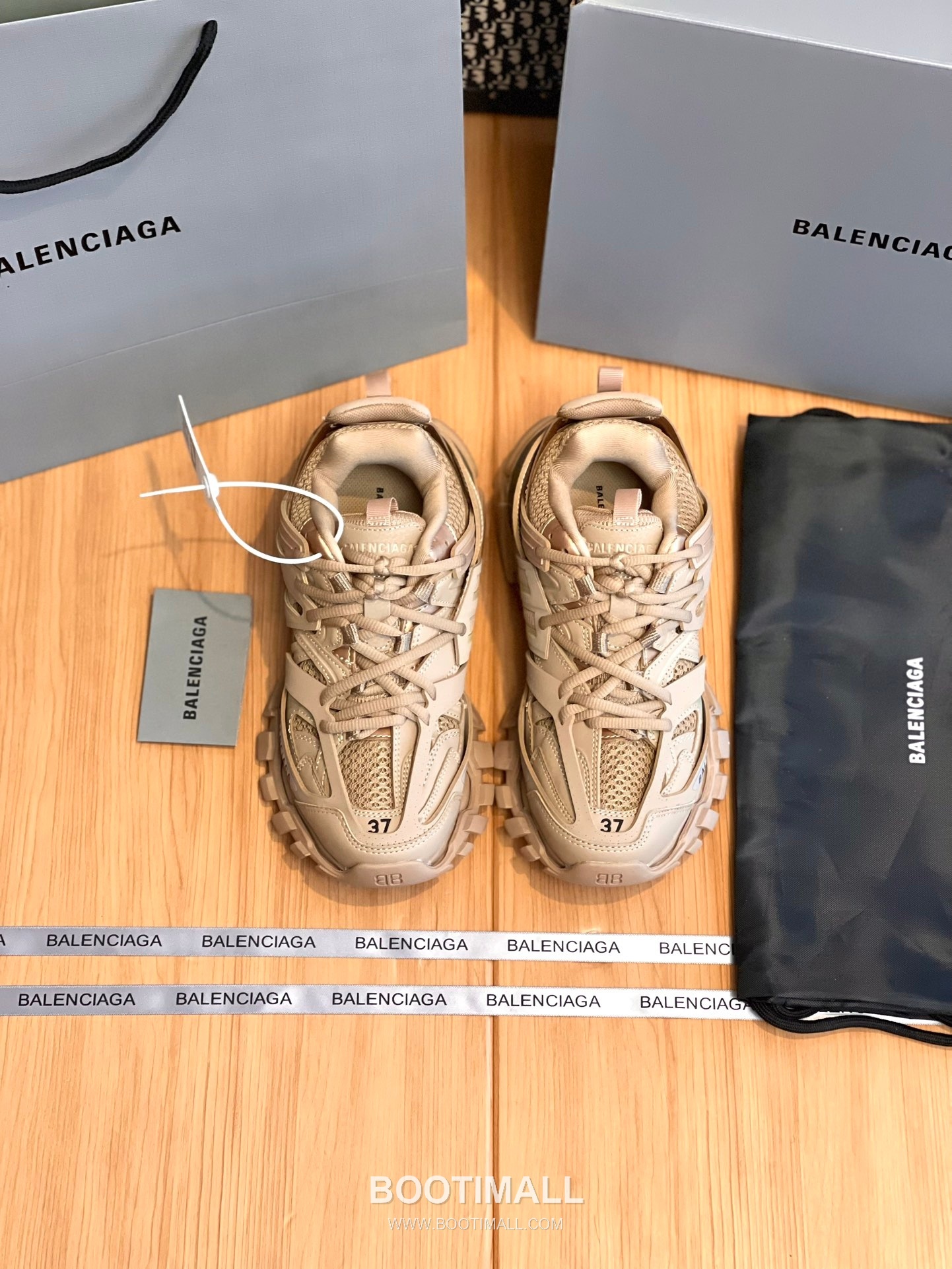 발렌시아가 트랙 메쉬 레더 블랙 청키 러너 스니커즈 Balenciaga Track Mesh Leather Black Chunky Runner Sneakers 1