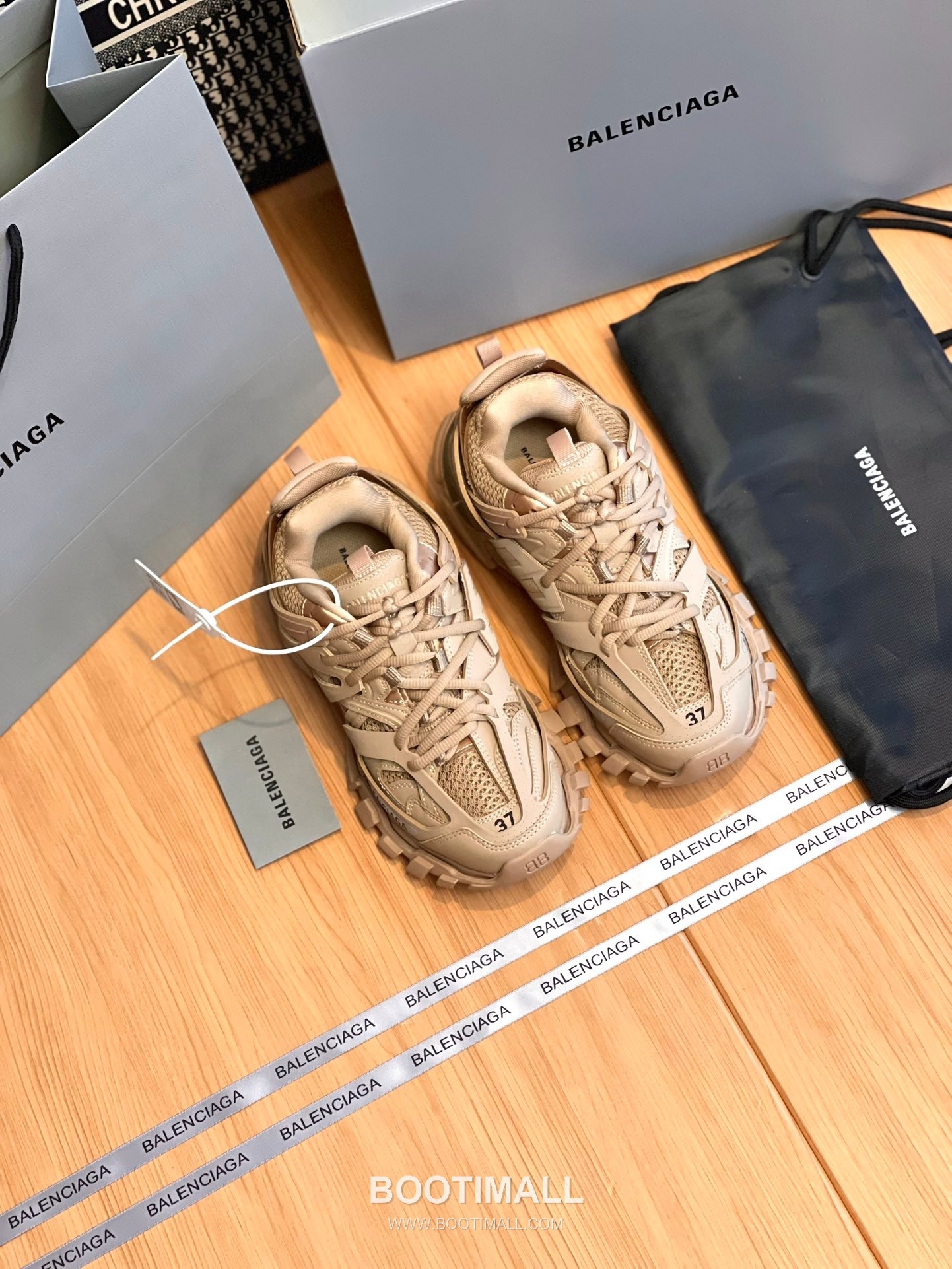 발렌시아가 트랙 메쉬 레더 블랙 청키 러너 스니커즈 Balenciaga Track Mesh Leather Black Chunky Runner Sneakers 2