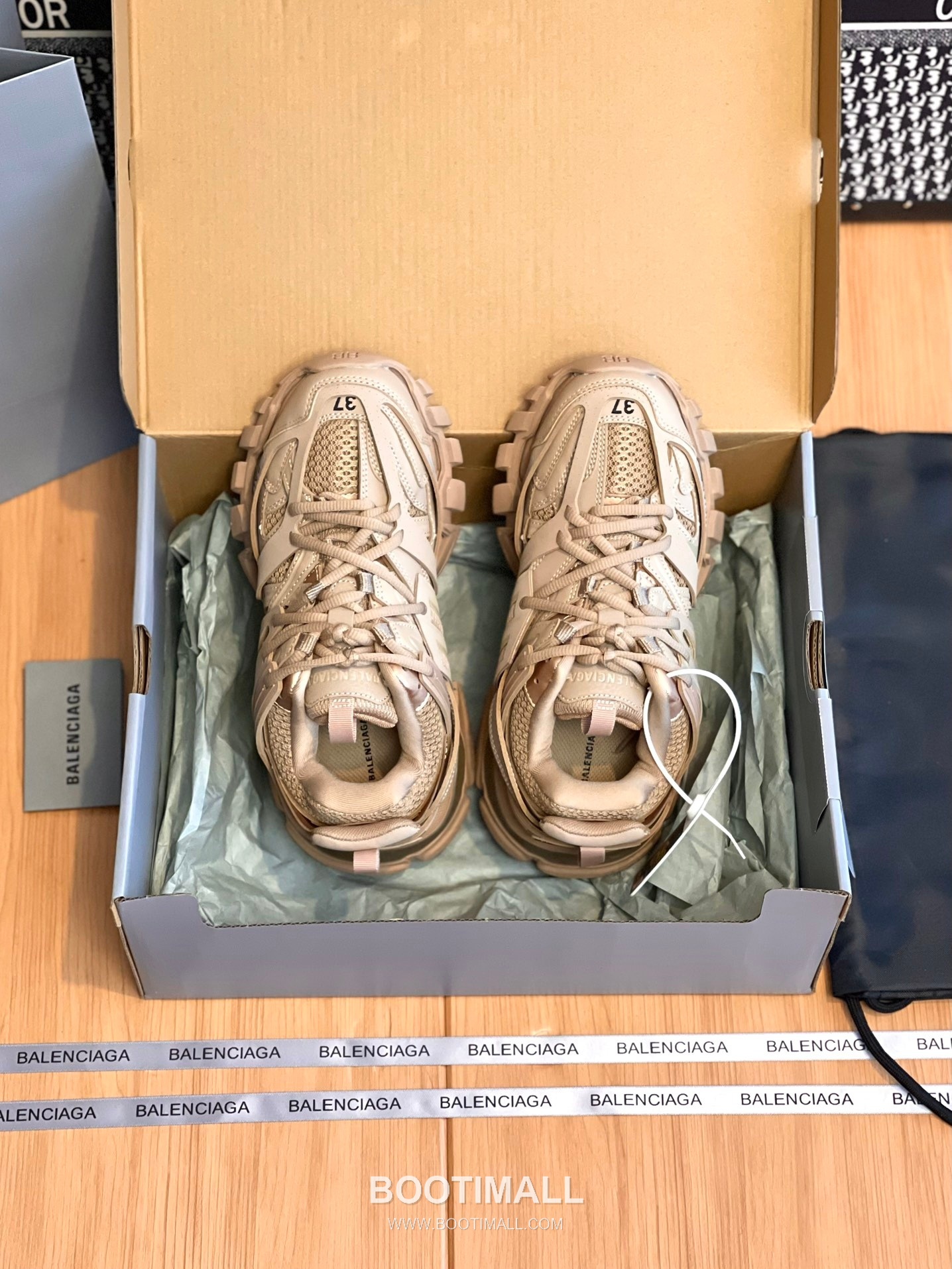 발렌시아가 트랙 메쉬 레더 블랙 청키 러너 스니커즈 Balenciaga Track Mesh Leather Black Chunky Runner Sneakers 4