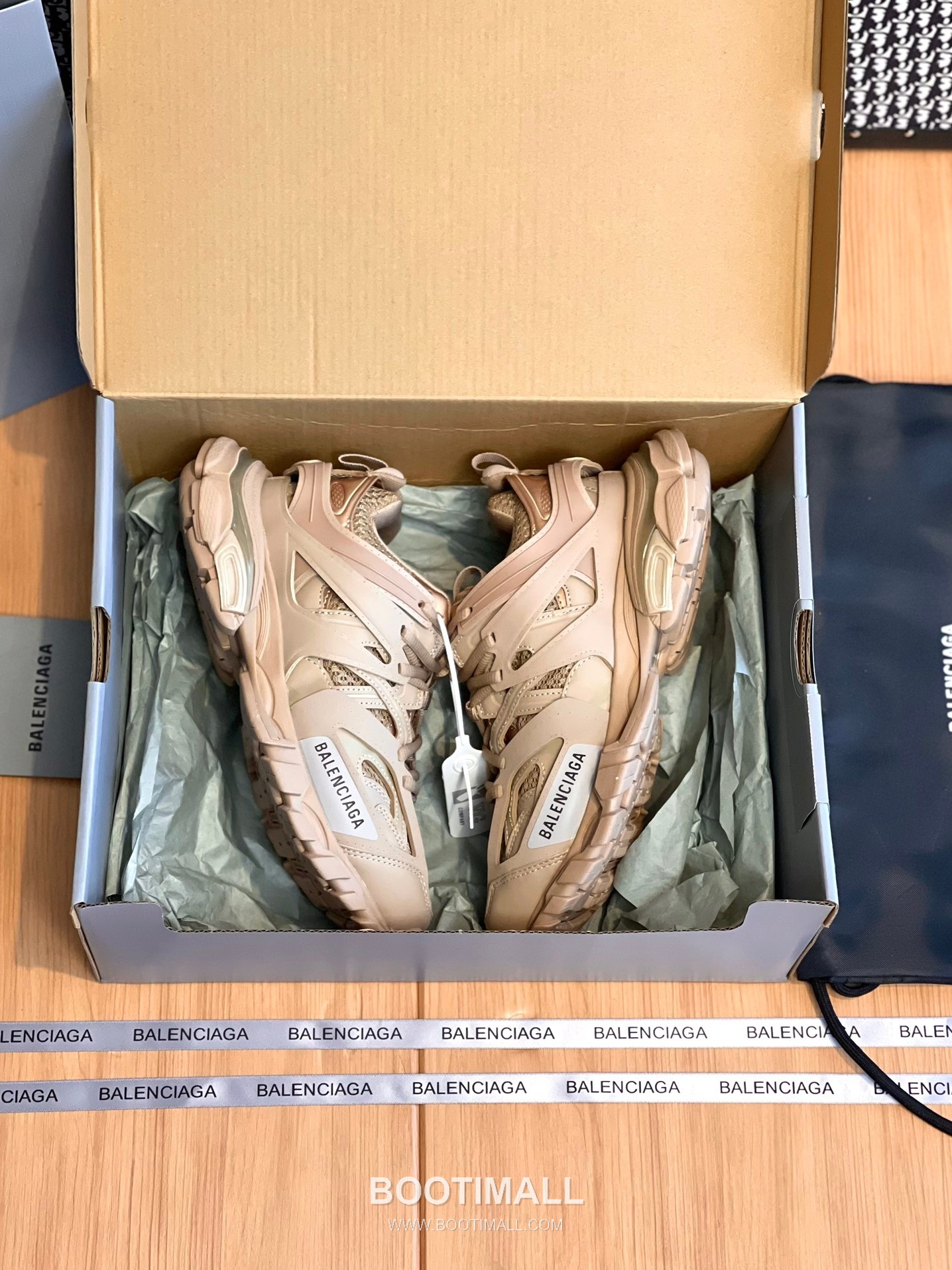 발렌시아가 트랙 메쉬 레더 블랙 청키 러너 스니커즈 Balenciaga Track Mesh Leather Black Chunky Runner Sneakers 6