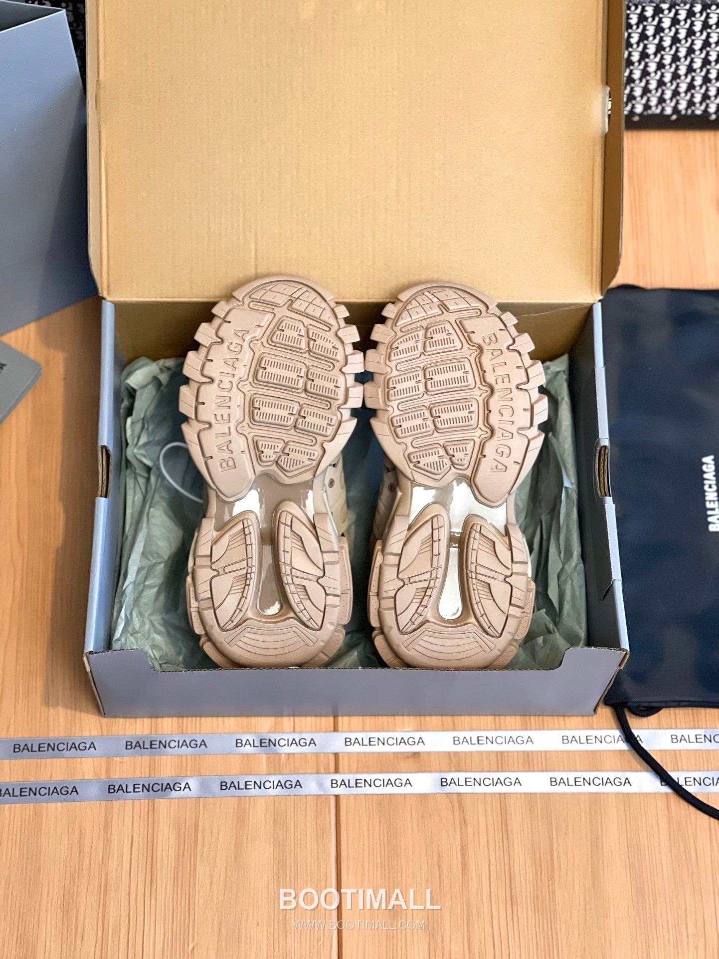 발렌시아가 트랙 메쉬 레더 블랙 청키 러너 스니커즈 Balenciaga Track Mesh Leather Black Chunky Runner Sneakers 9