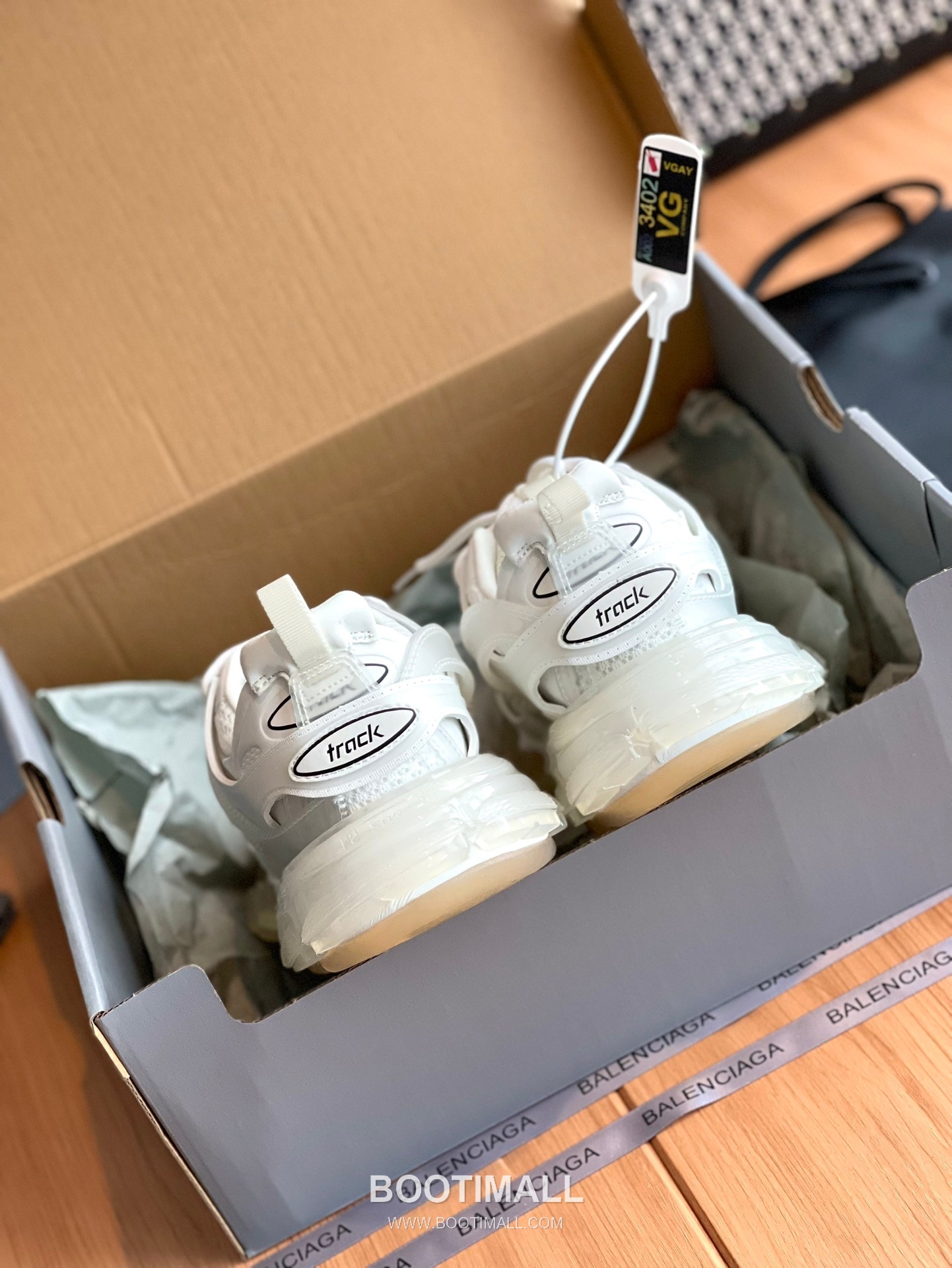 발렌시아가 트랙 메쉬 레더 블랙 청키 러너 스니커즈 Balenciaga Track Mesh Leather Black Chunky Runner Sneakers 8