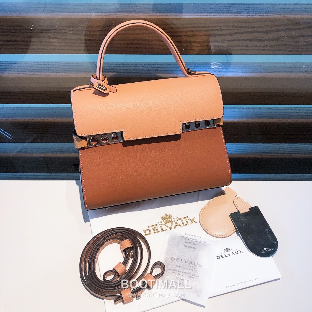 델보 템페트 스위프트 레더 베이지 스트랩 플랩 핸드백 Delvaux Tempete Swift Leather Beige Strap Flap Handbag 99135066 21cm 1