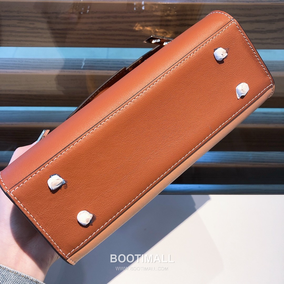 델보 템페트 스위프트 레더 베이지 스트랩 플랩 핸드백 Delvaux Tempete Swift Leather Beige Strap Flap Handbag 99135066 21cm 8