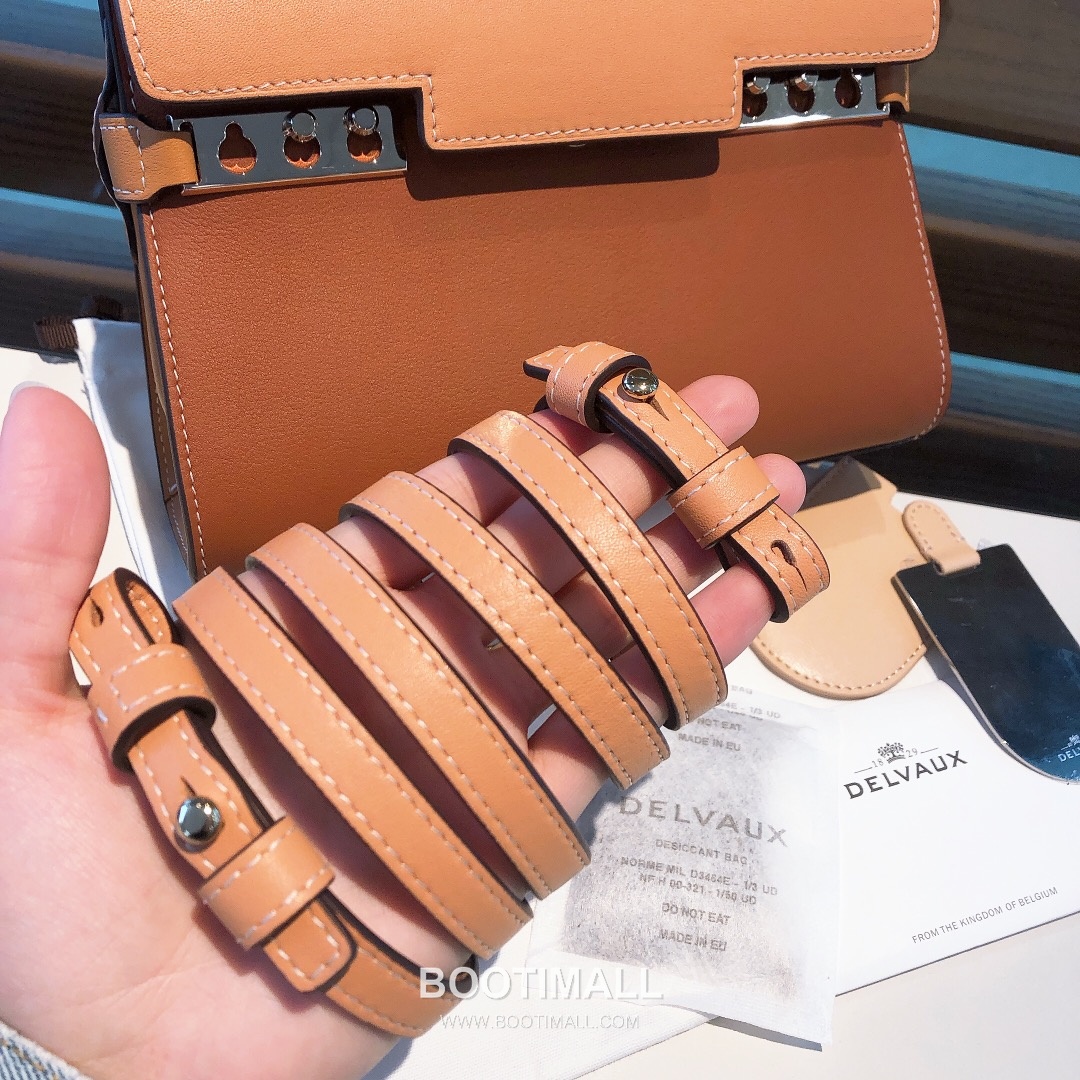 델보 템페트 스위프트 레더 베이지 스트랩 플랩 핸드백 Delvaux Tempete Swift Leather Beige Strap Flap Handbag 99135066 21cm 9