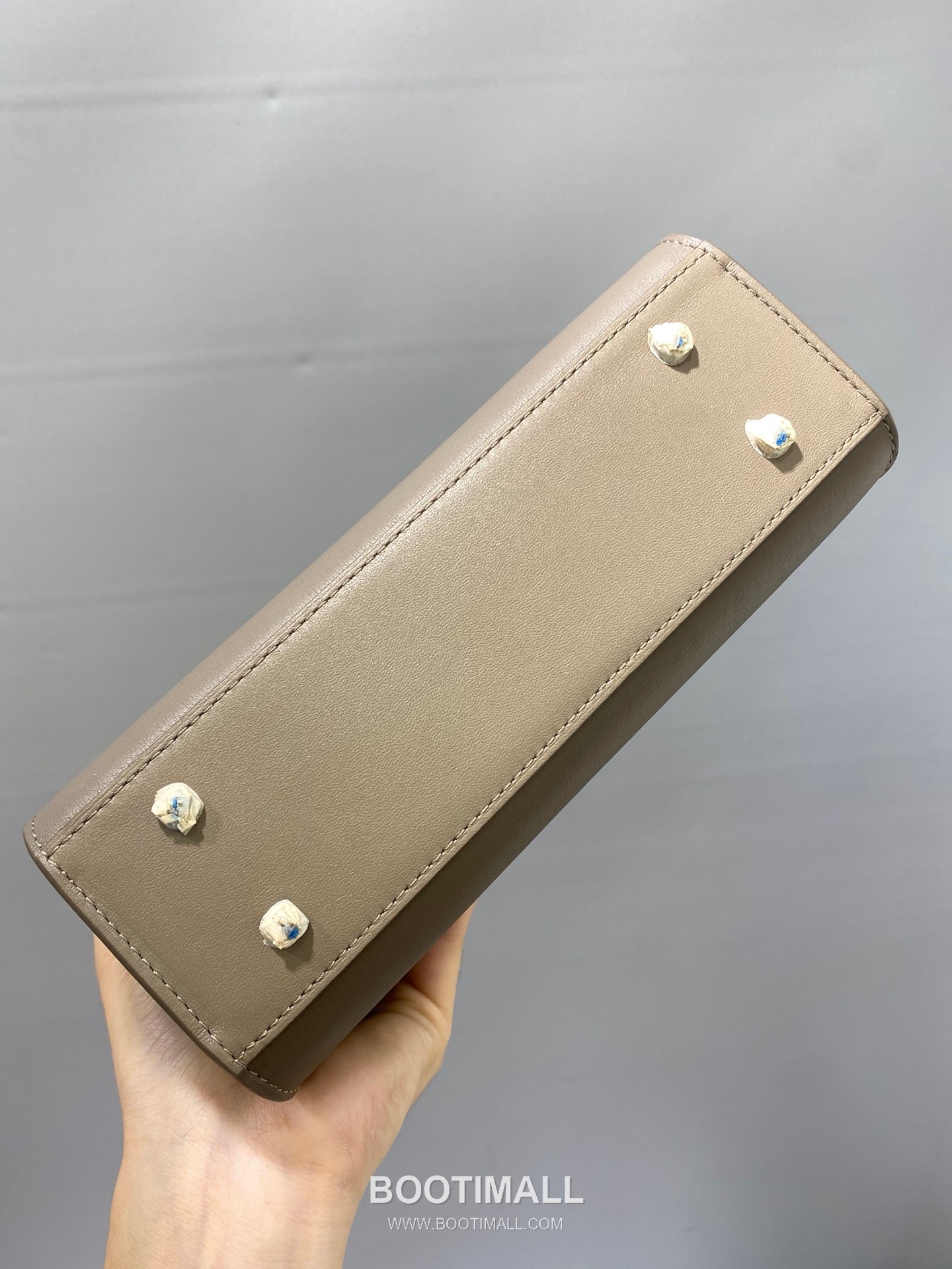 델보 템페트 미니 스위프트 카프스킨 베이지 스트랩 플랩 핸드백 Delvaux Tempete Mini Swift Calfskin Beige Strap Flap Handbag 99135066 21cm 9