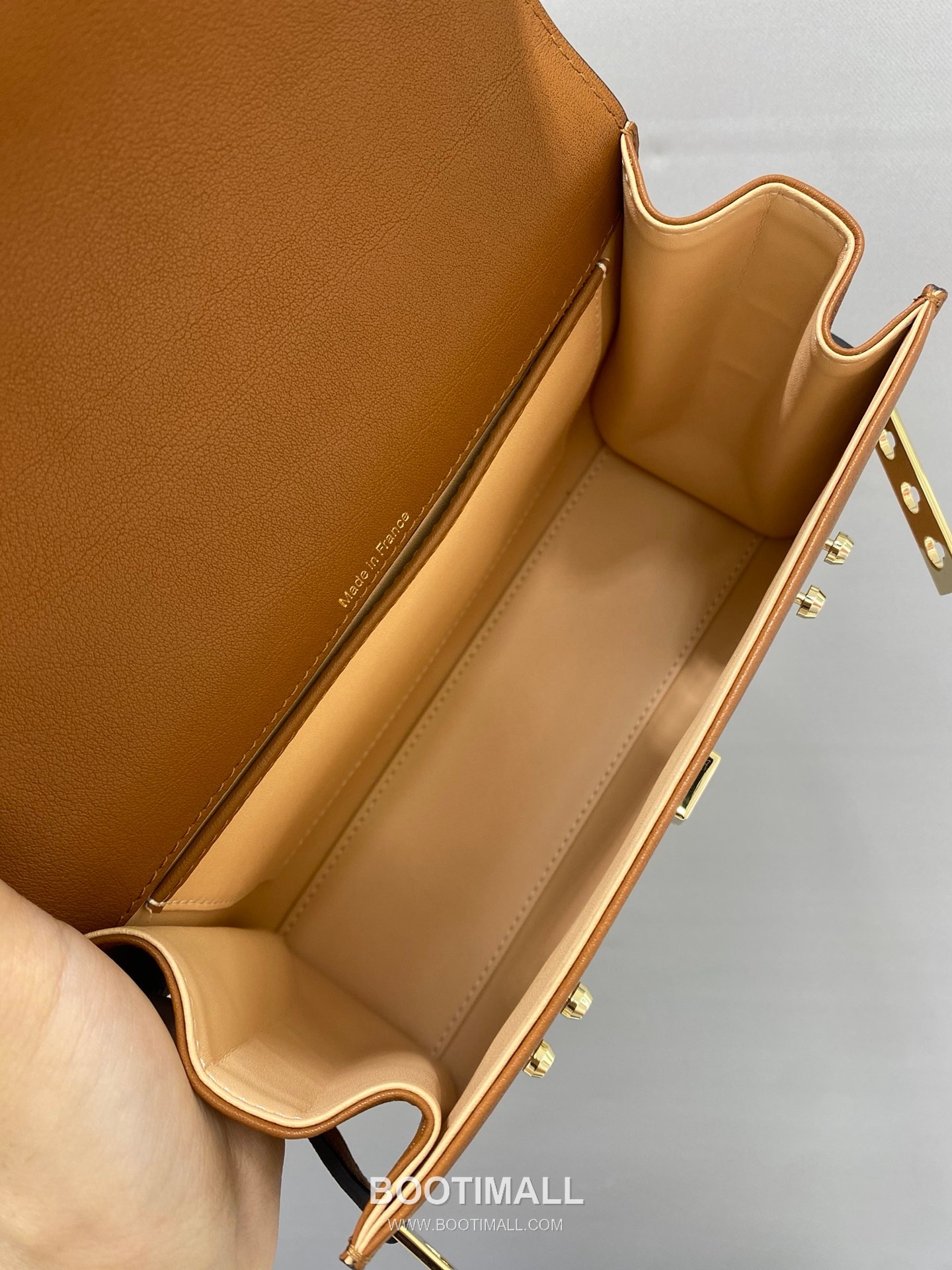 델보 템페트 스위프트 레더 베이지 스트랩 플랩 핸드백 Delvaux Tempete Swift Leather Beige Strap Flap Handbag 99135066 21cm 9