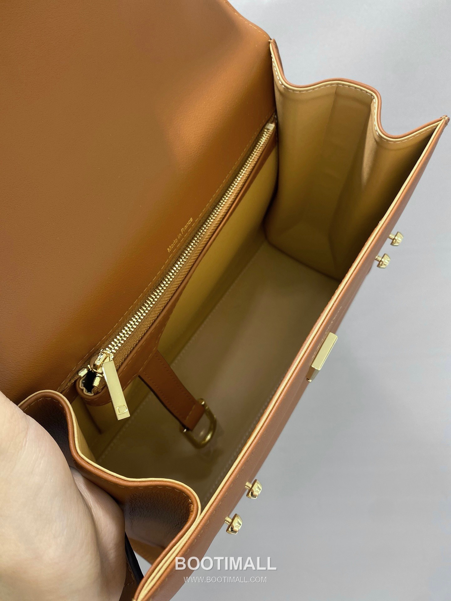 델보 템페트 MM 스위프트 카프스킨 베이지 스트랩 플랩 핸드백 Delvaux Tempete MM Swift Calfskin Beige Strap Flap Handbag 99150066 28cm 8