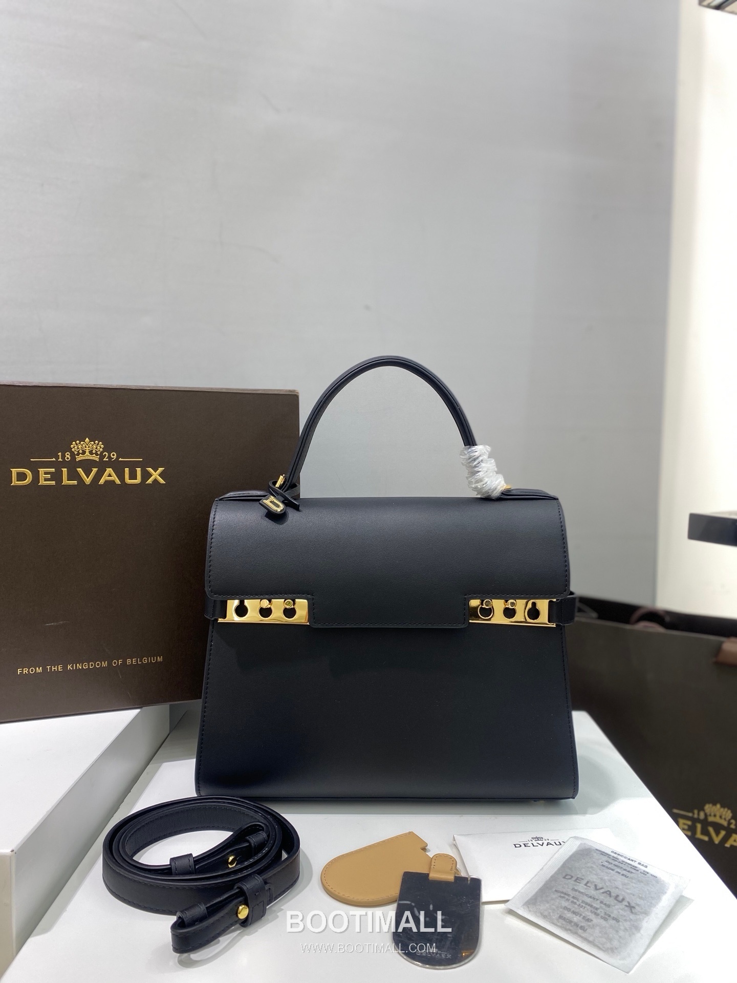 델보 템페트 MM 스위프트 카프스킨 베이지 스트랩 플랩 핸드백 Delvaux Tempete MM Swift Calfskin Beige Strap Flap Handbag 99150066 28cm 1