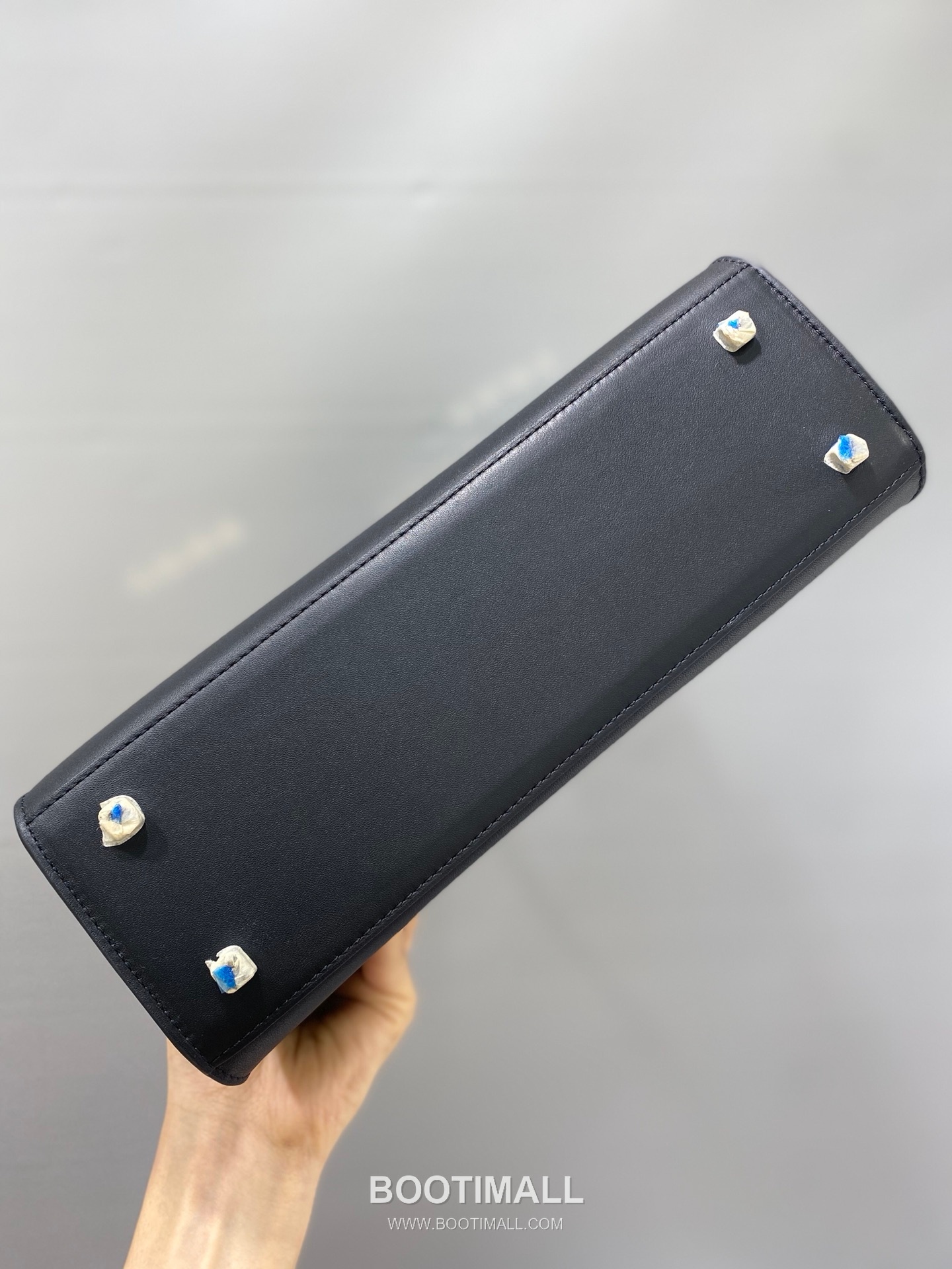 델보 템페트 MM 스위프트 카프스킨 베이지 스트랩 플랩 핸드백 Delvaux Tempete MM Swift Calfskin Beige Strap Flap Handbag 99150066 28cm 9