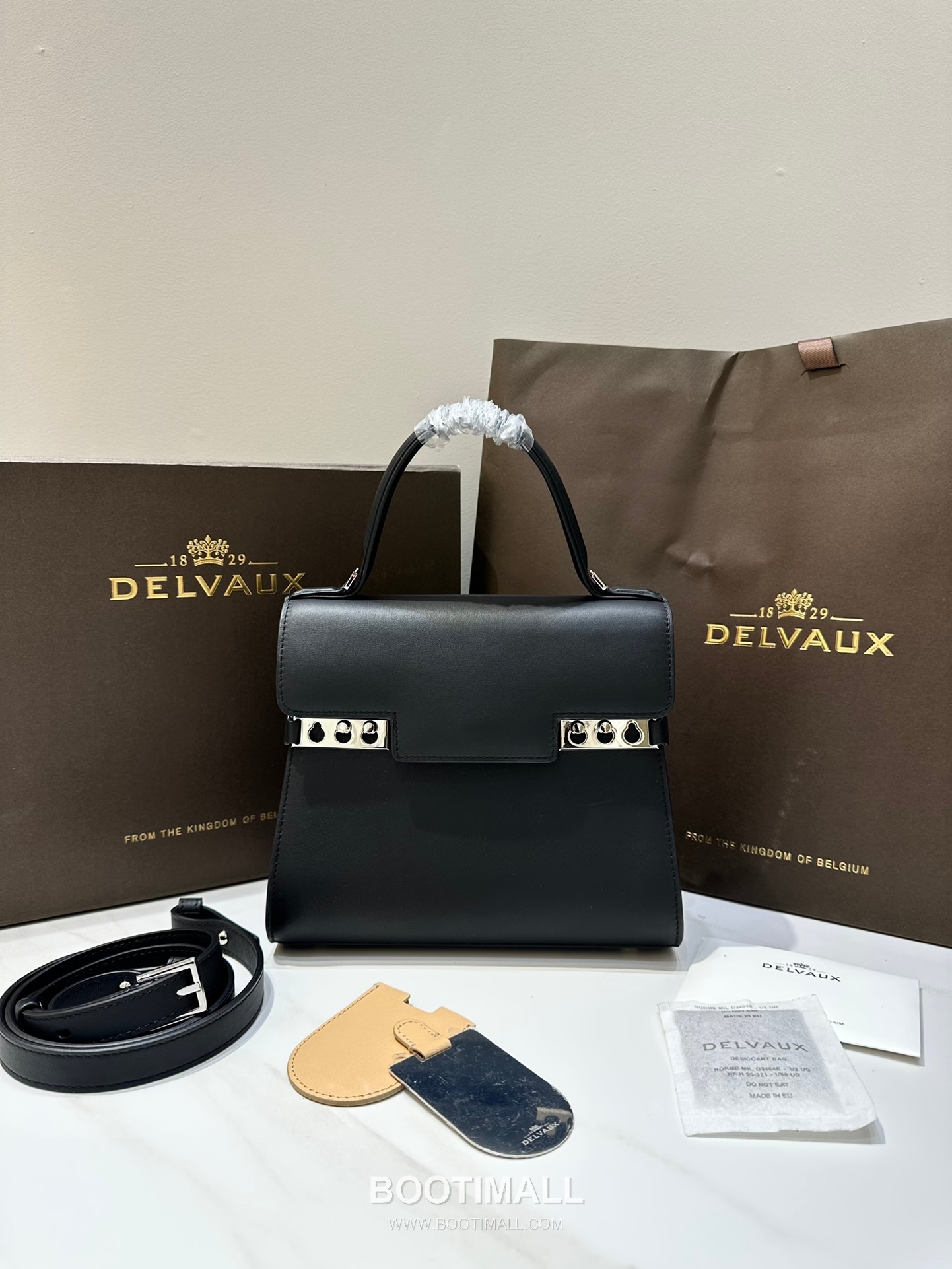 델보 템페트 PM 스위프트 카프스킨 블랙 스트랩 메탈락 플랩 핸드백 Delvaux Tempete PM Swift Calfskin Black Strap Metal Lock Flap Handbag 99135066 21.5cm 1