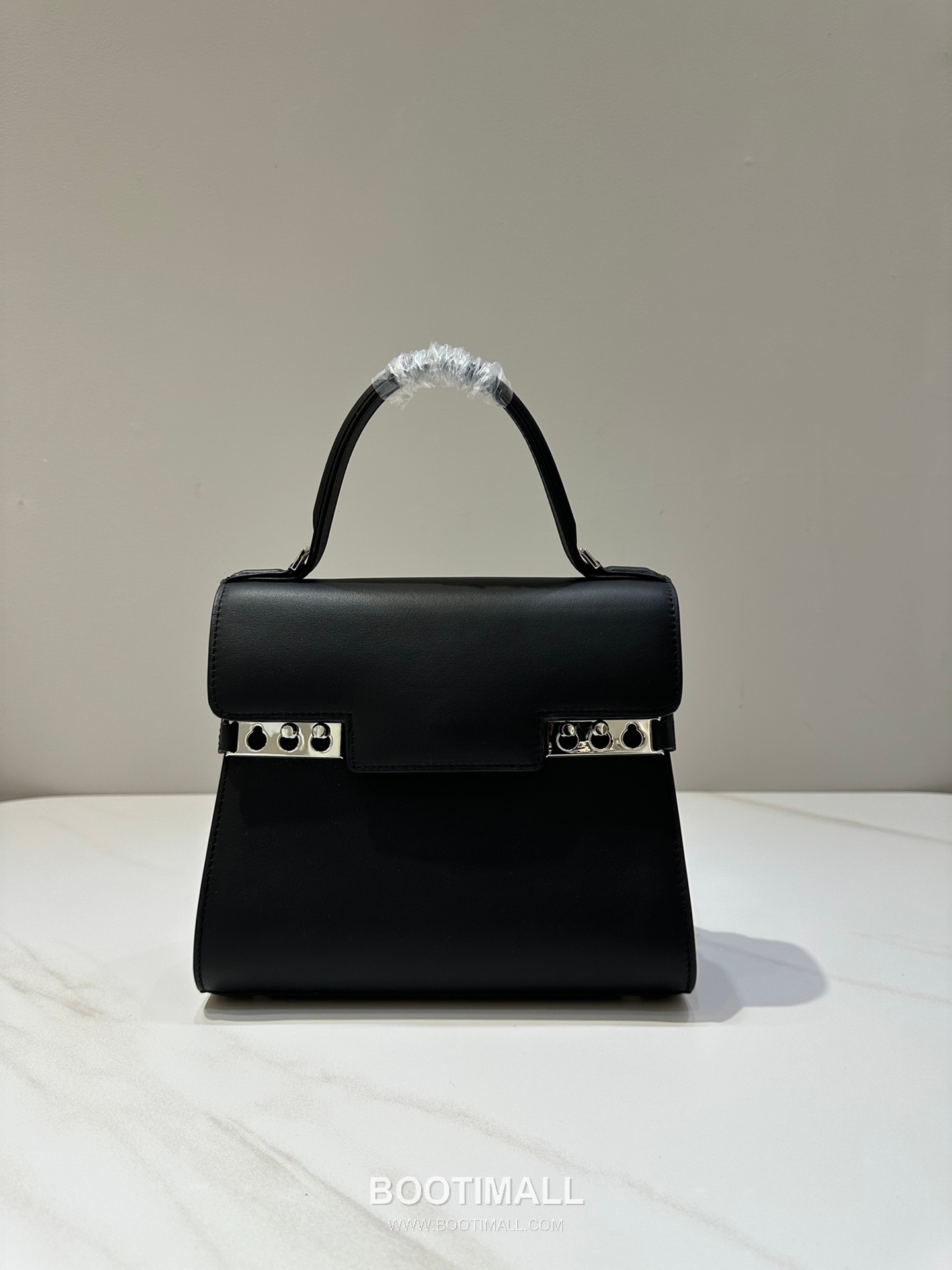 델보 템페트 PM 스위프트 카프스킨 블랙 스트랩 메탈락 플랩 핸드백 Delvaux Tempete PM Swift Calfskin Black Strap Metal Lock Flap Handbag 99135066 21.5cm 2