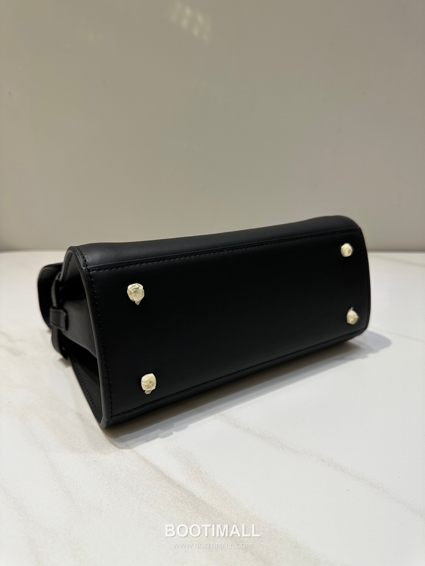 델보 템페트 PM 스위프트 카프스킨 블랙 스트랩 메탈락 플랩 핸드백 Delvaux Tempete PM Swift Calfskin Black Strap Metal Lock Flap Handbag 99135066 21.5cm 5