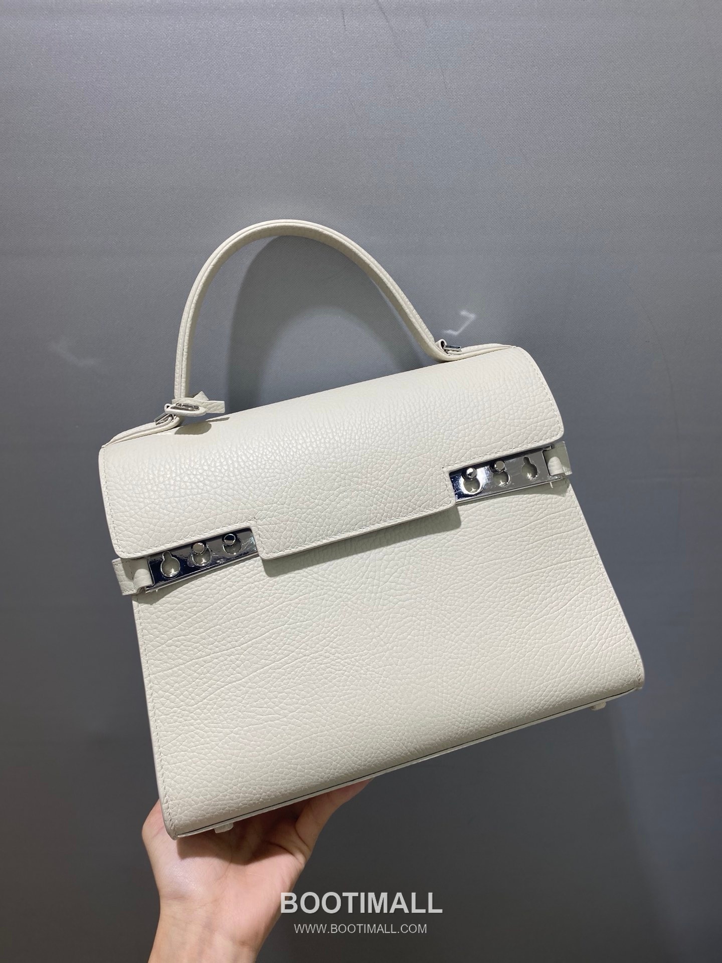 델보 템페트 MM 넥그레인 카프스킨 블랙 스트랩 메탈락 플랩 핸드백 Delvaux Tempete MM Neck Grain Calfskin Black Strap Metal Lock Flap Handbag 99155066 28cm 2