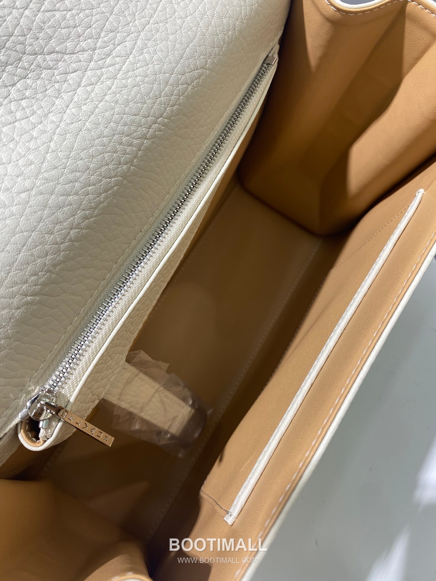 델보 템페트 MM 넥그레인 카프스킨 블랙 스트랩 메탈락 플랩 핸드백 Delvaux Tempete MM Neck Grain Calfskin Black Strap Metal Lock Flap Handbag 99155066 28cm 7