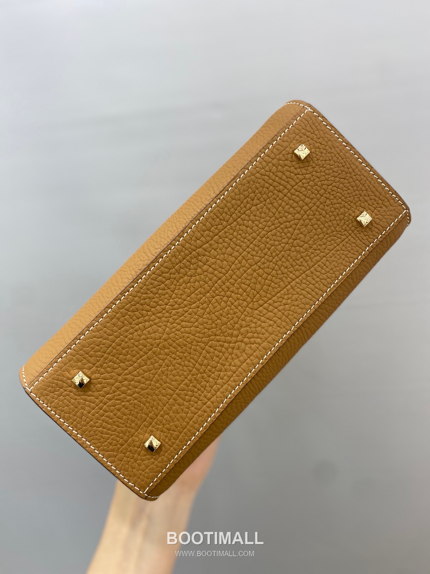 델보 템페트 PM 넥그레인 카프스킨 화이트 스트랩 메탈락 플랩 핸드백 Delvaux Tempete PM Neck Grain Calfskin White Strap Metal Lock Flap Handbag 99140066 21.5cm 12