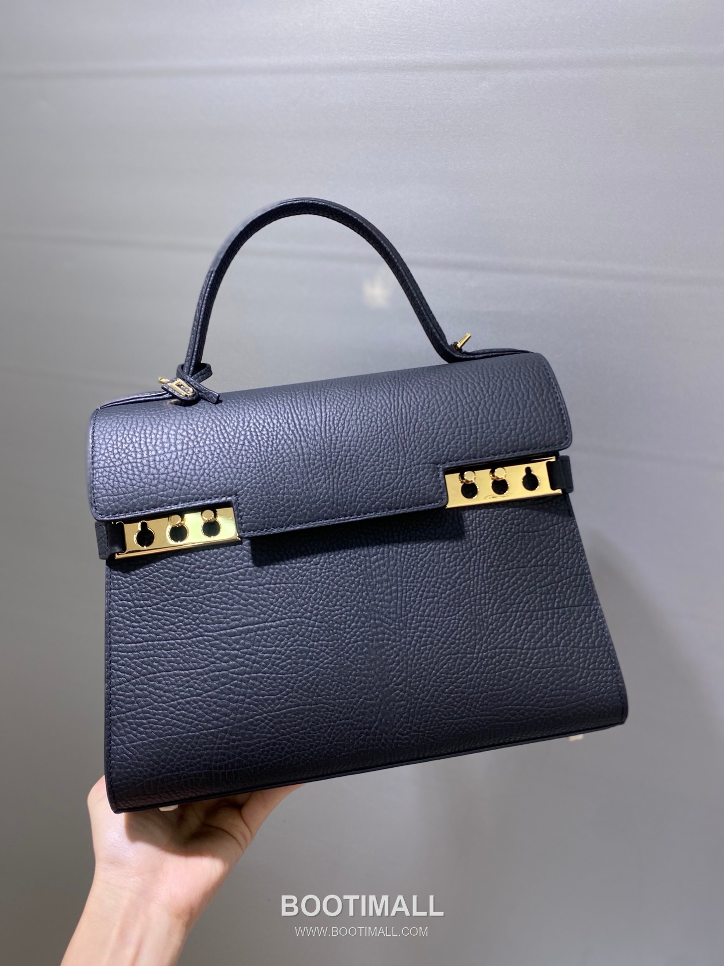 델보 템페트 MM 넥그레인 카프스킨 블랙 스트랩 메탈락 플랩 핸드백 Delvaux Tempete MM Neck Grain Calfskin Black Strap Metal Lock Flap Handbag 99155066 28cm 2
