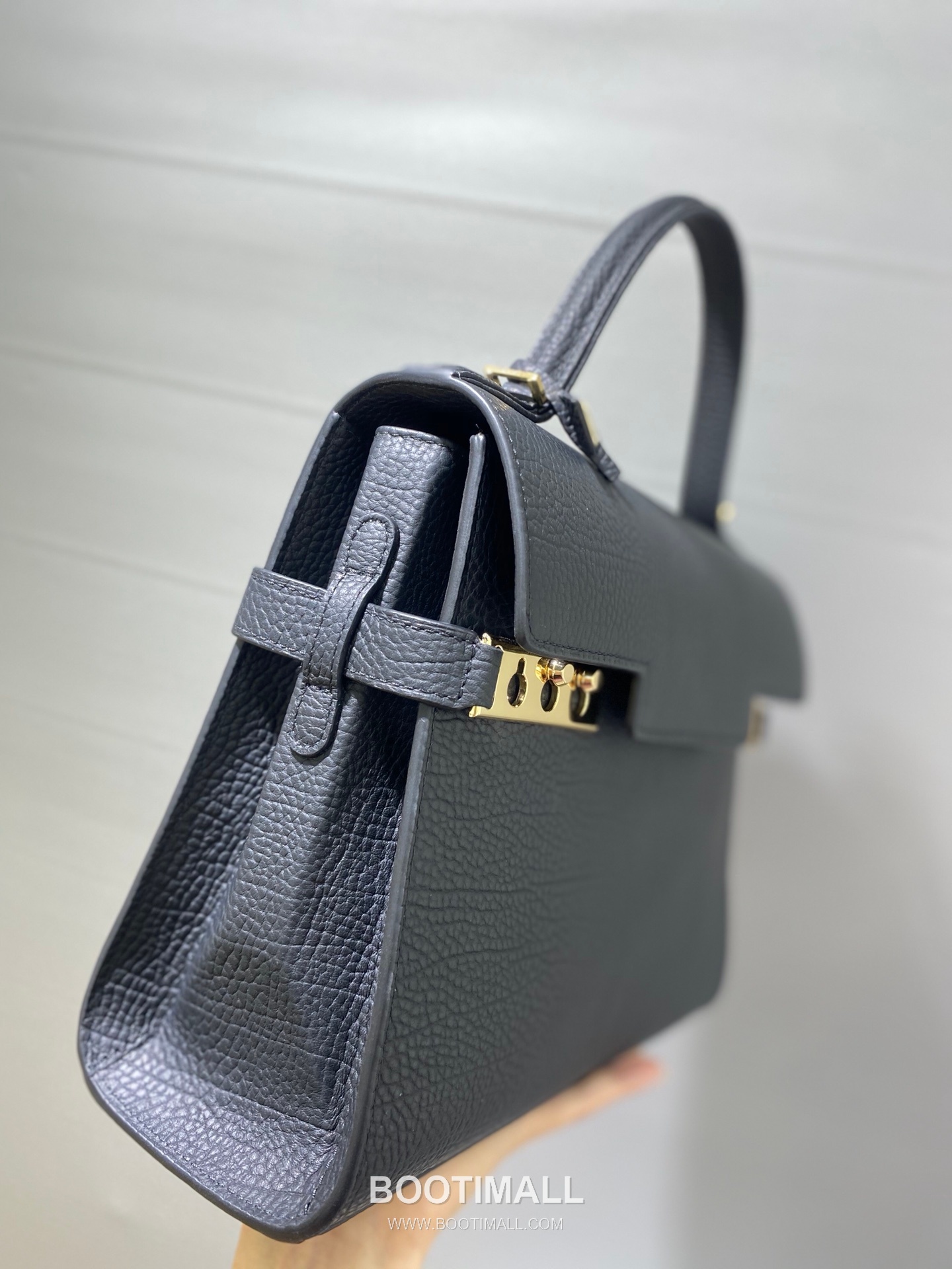 델보 템페트 MM 넥그레인 카프스킨 블랙 스트랩 메탈락 플랩 핸드백 Delvaux Tempete MM Neck Grain Calfskin Black Strap Metal Lock Flap Handbag 99155066 28cm 4